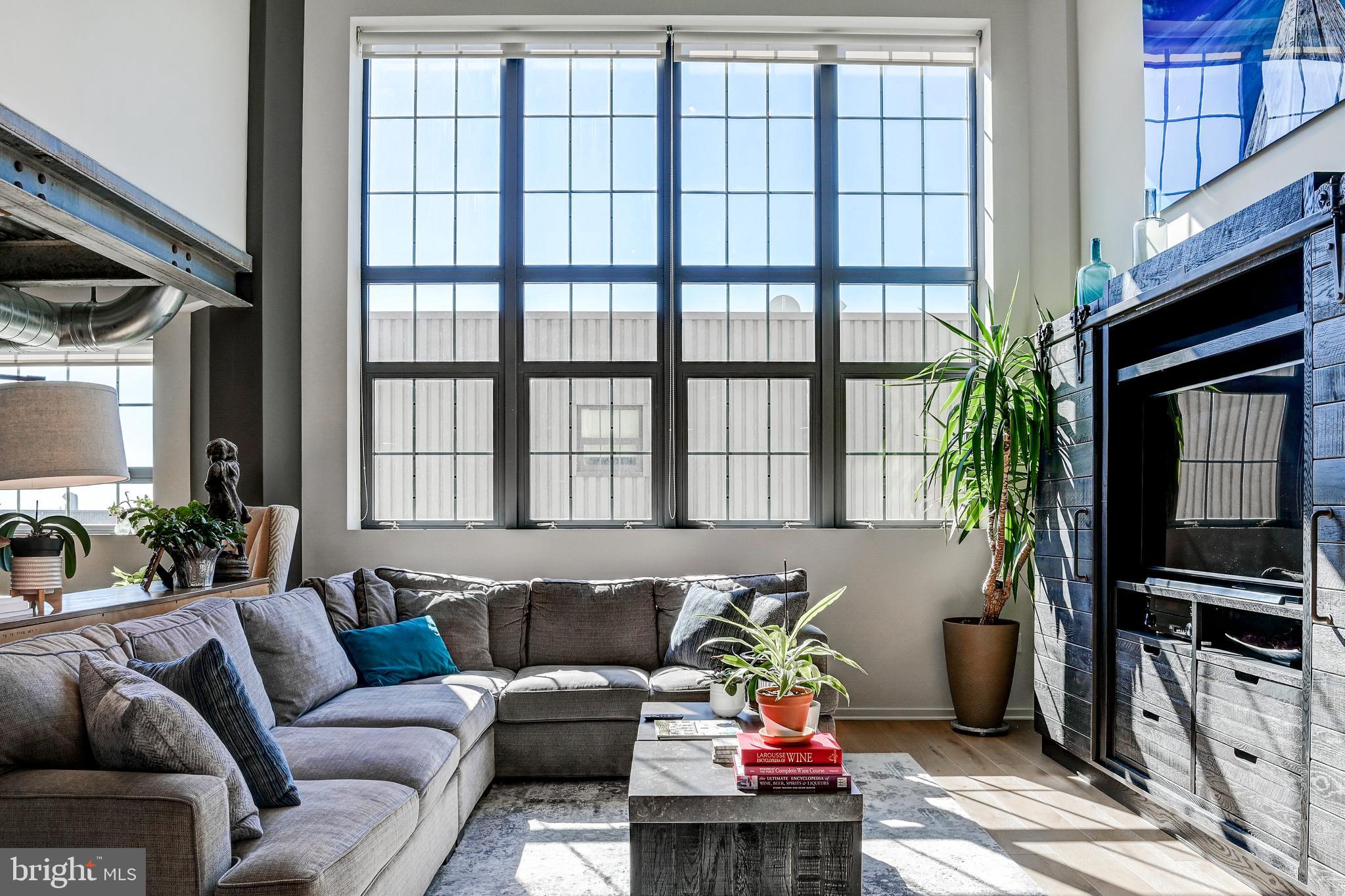 LOCUST POINT - Residential