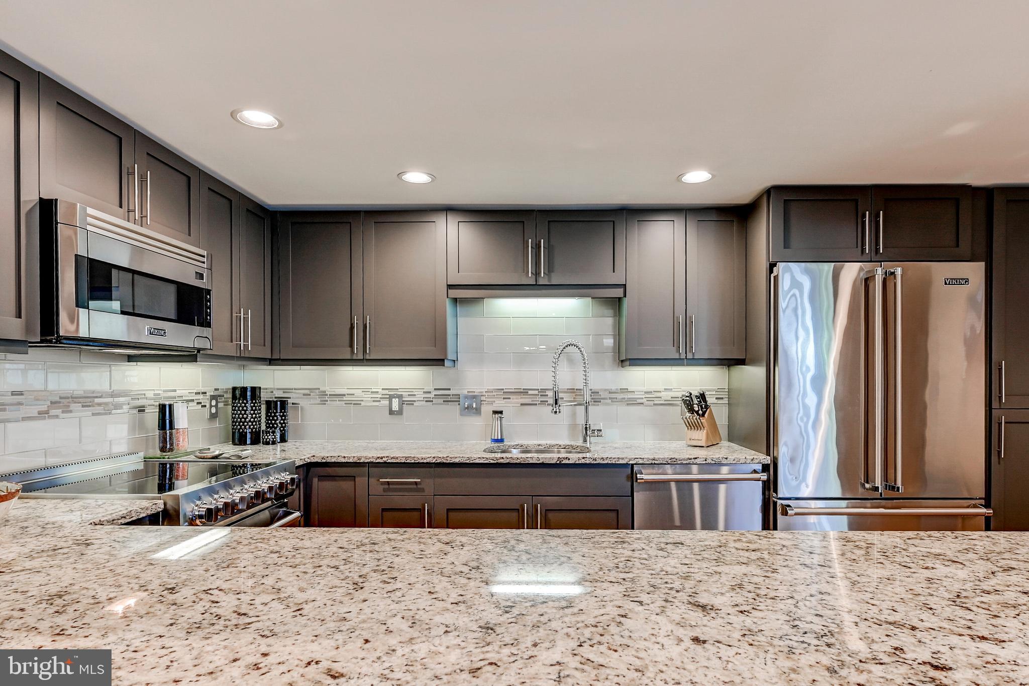 LOCUST POINT - Residential