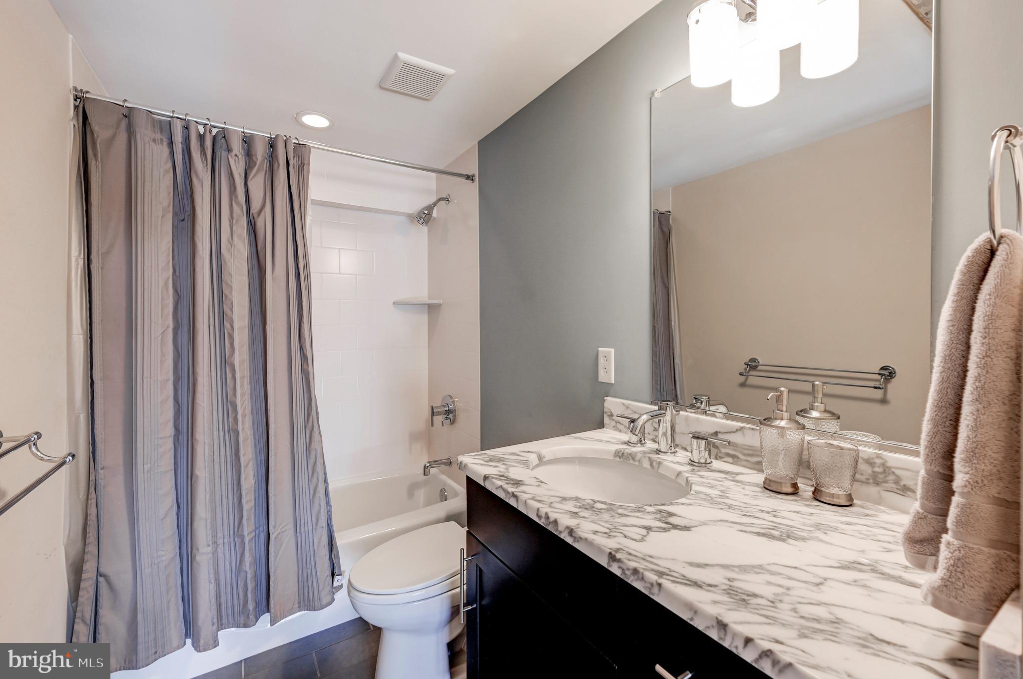 LOCUST POINT - Residential