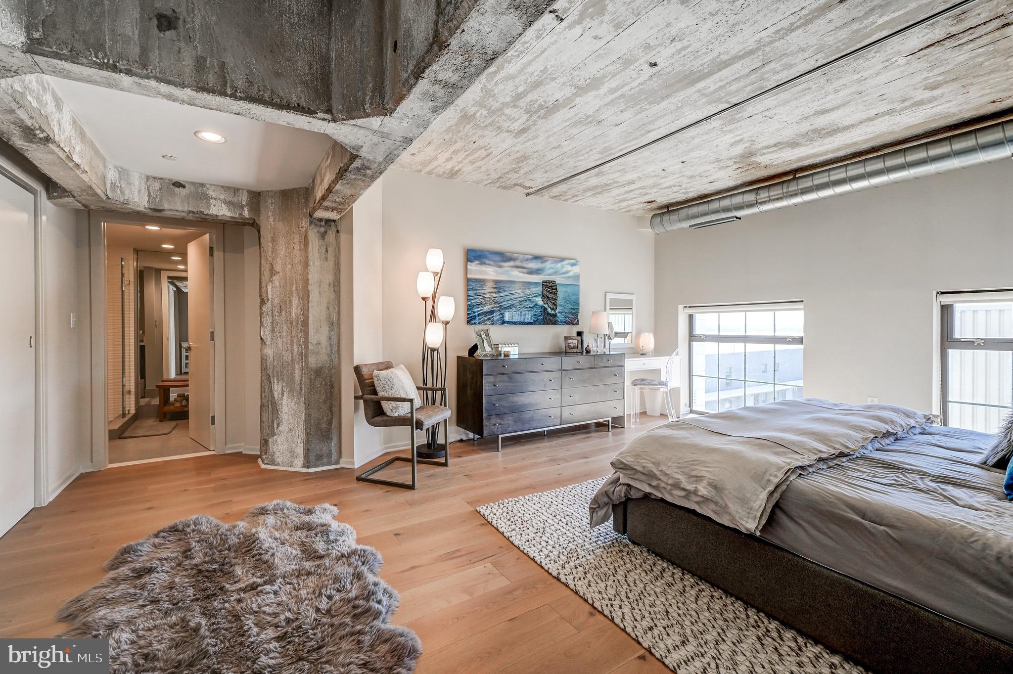 LOCUST POINT - Residential