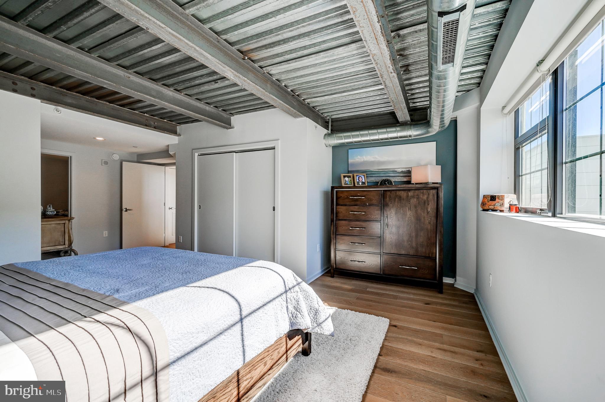 LOCUST POINT - Residential