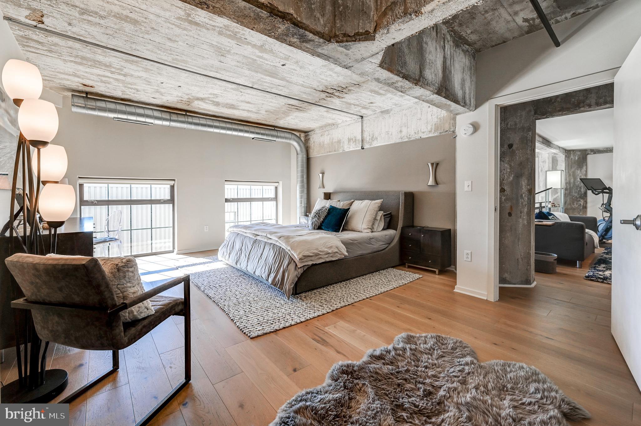 LOCUST POINT - Residential