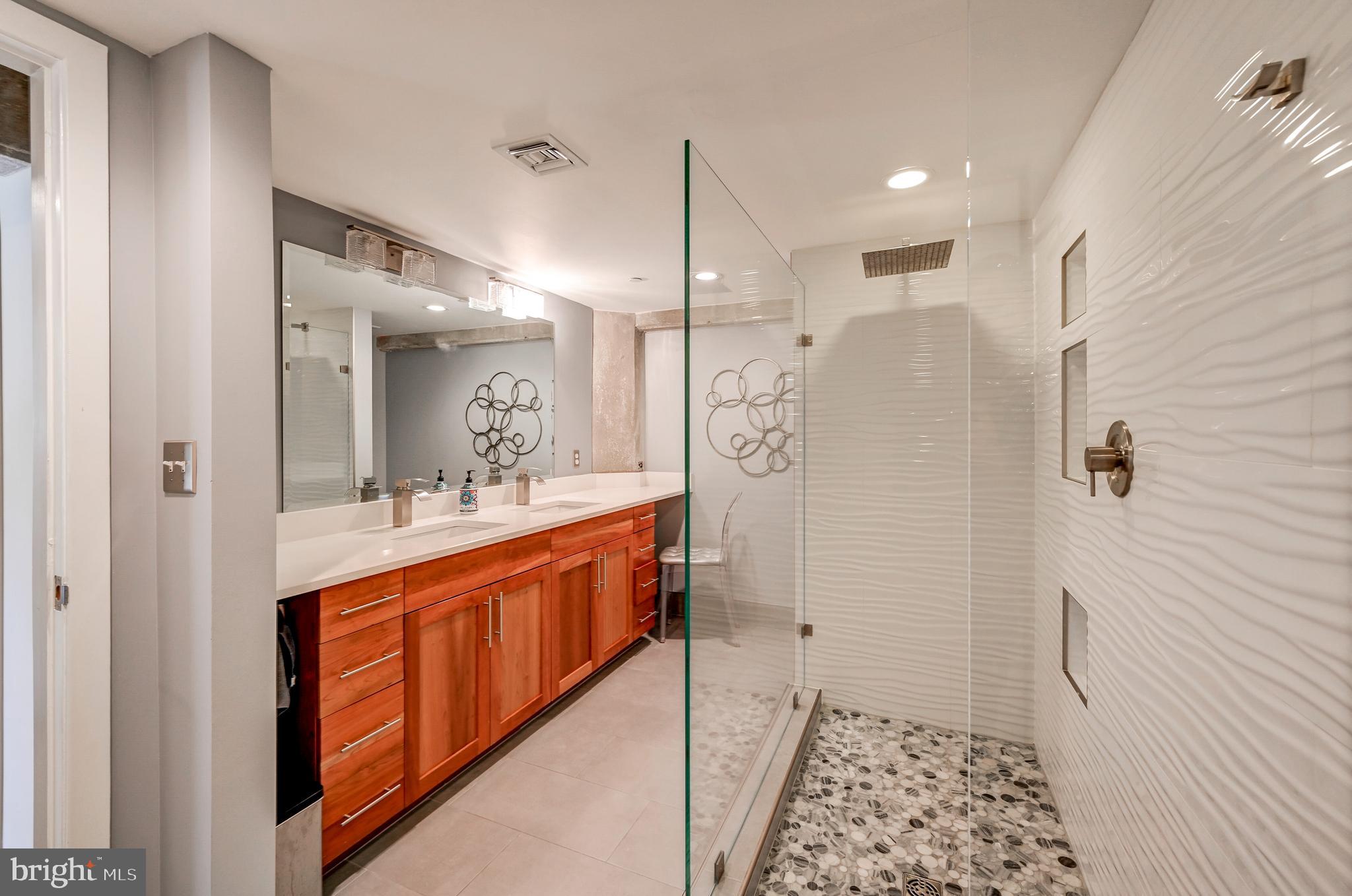 LOCUST POINT - Residential