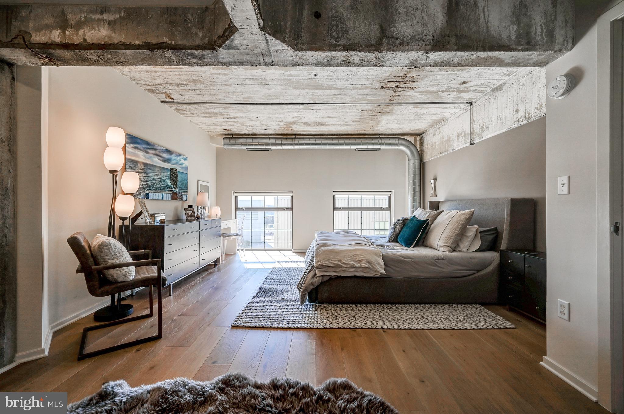 LOCUST POINT - Residential