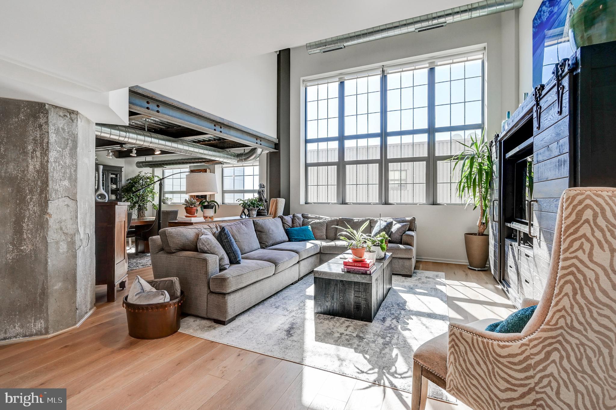 LOCUST POINT - Residential