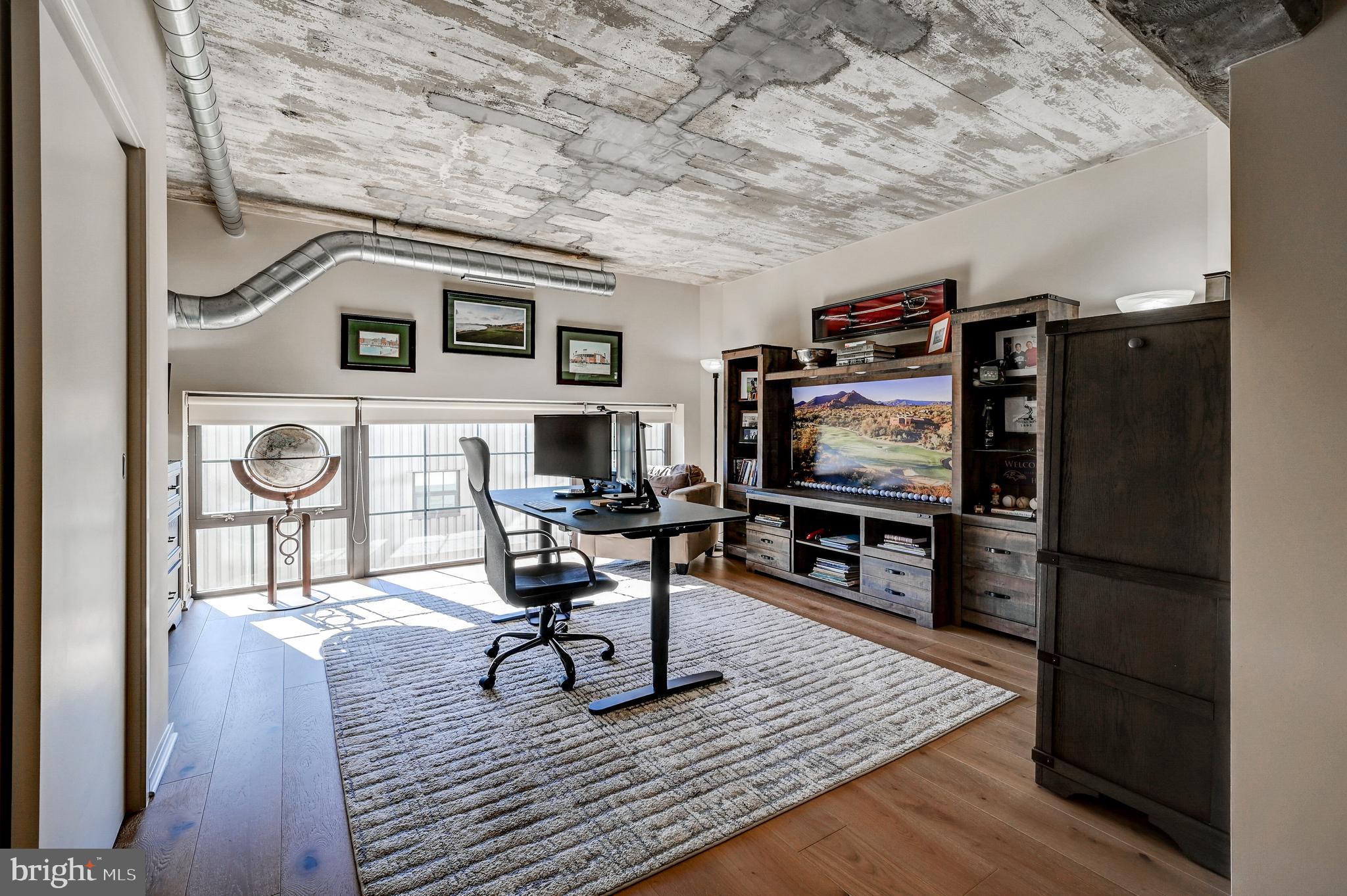 LOCUST POINT - Residential