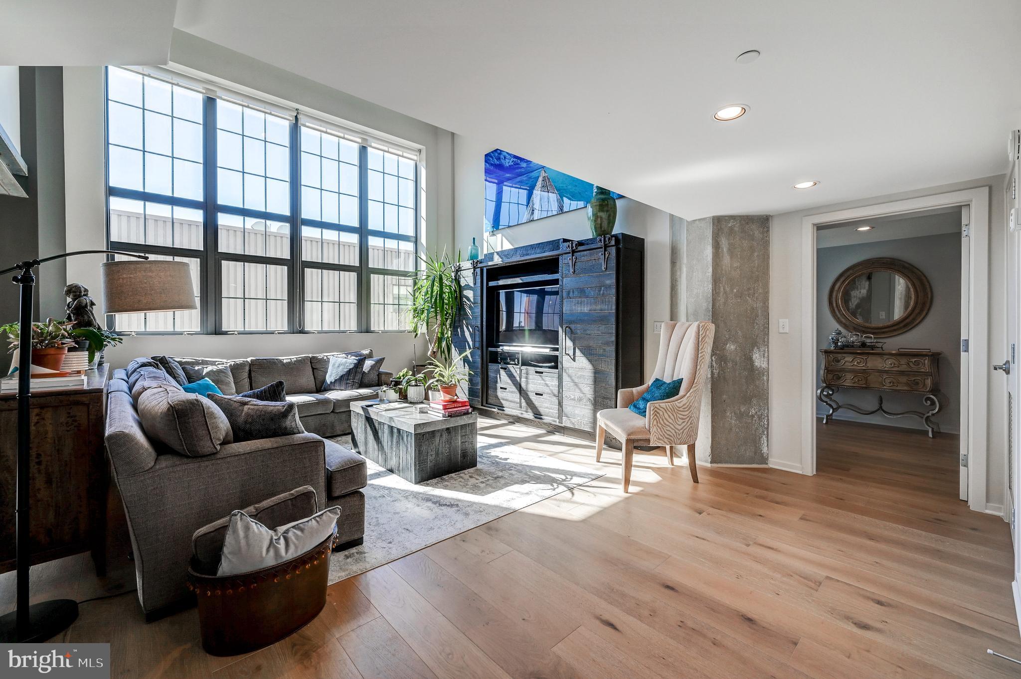 LOCUST POINT - Residential