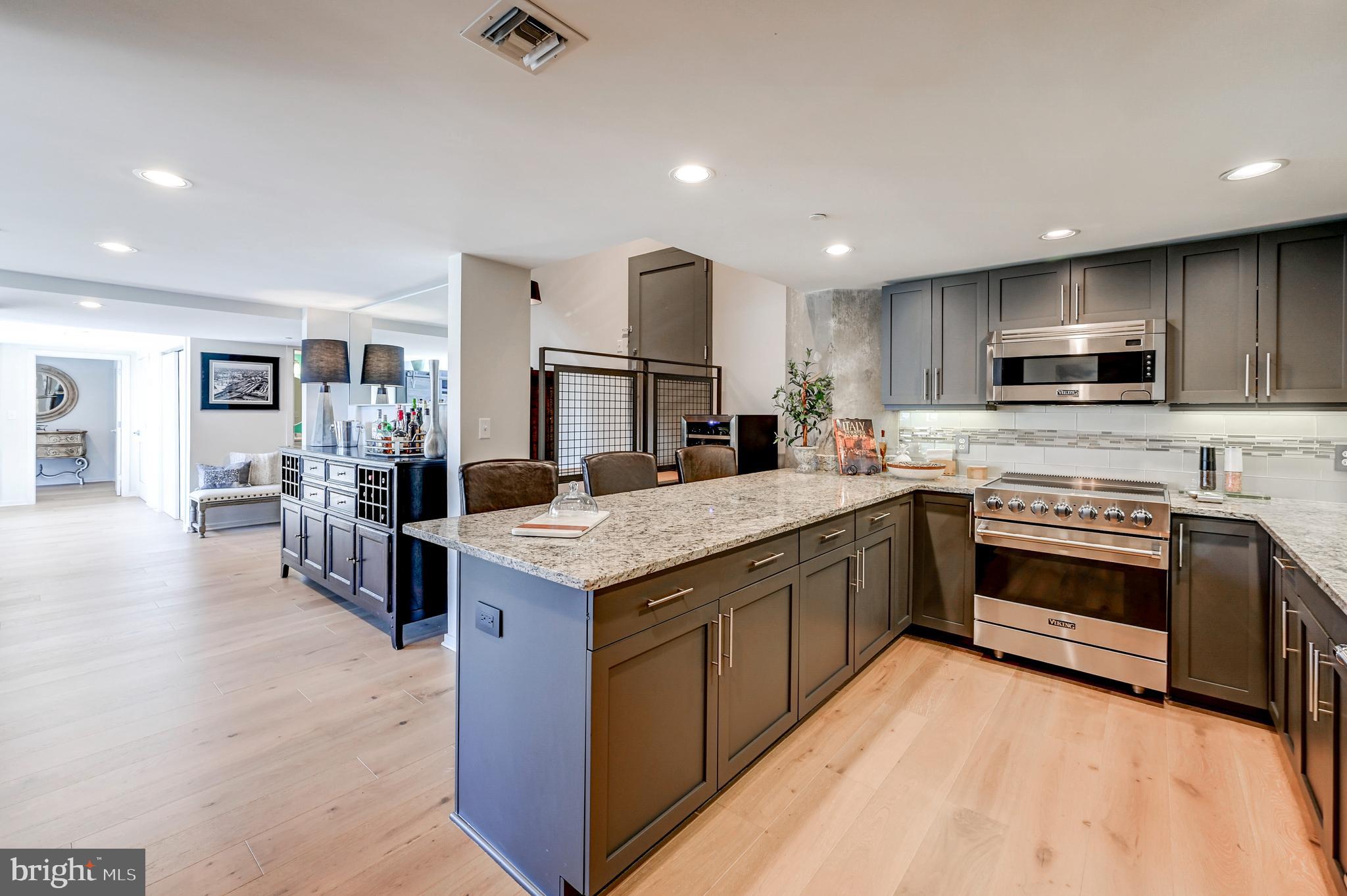 LOCUST POINT - Residential