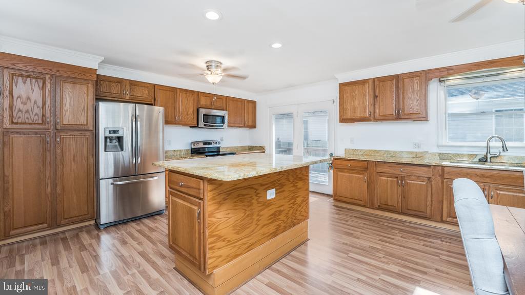 CLASSIC SHORES - Residential