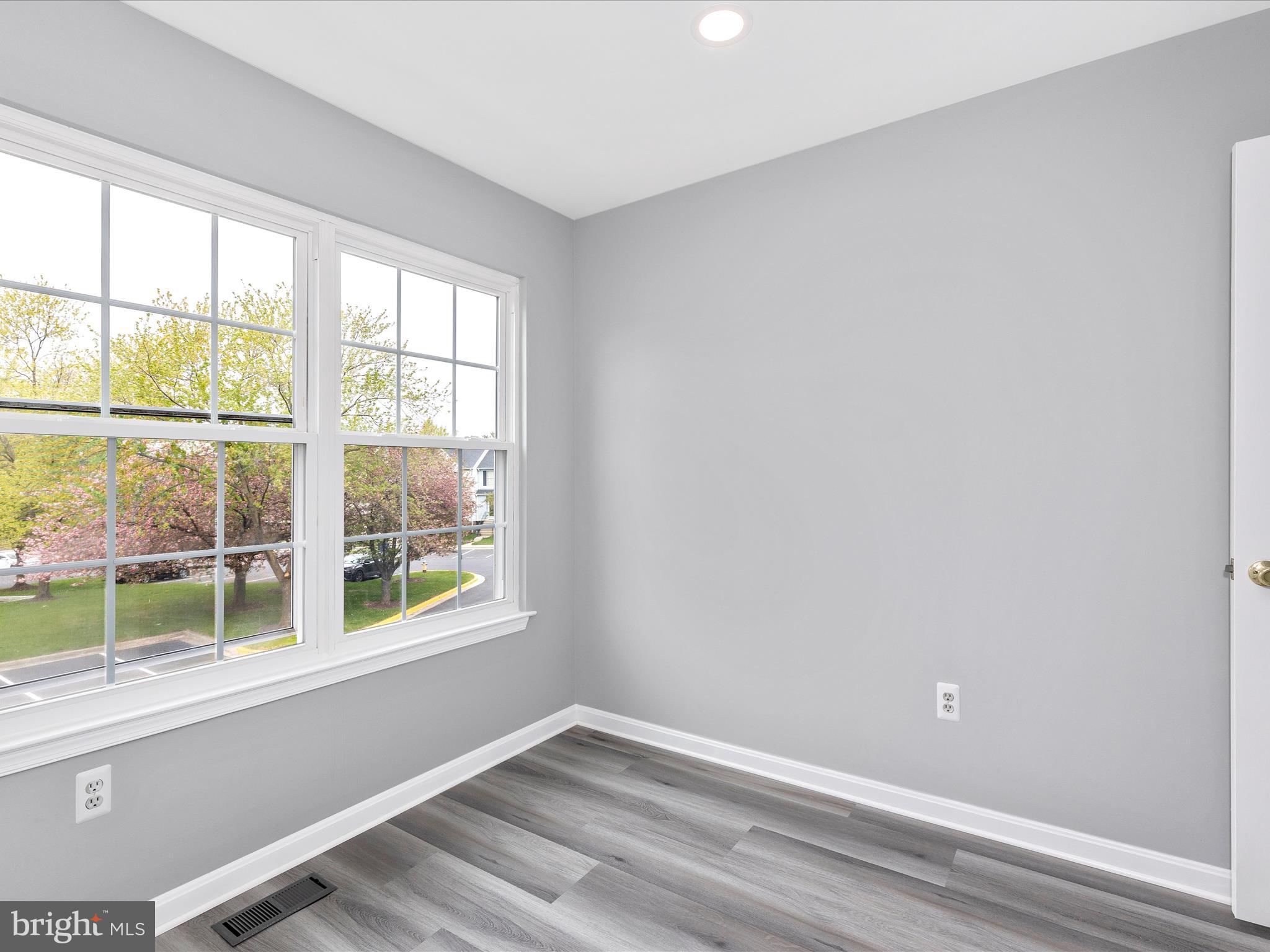 ROBIN MEADOWS - Residential