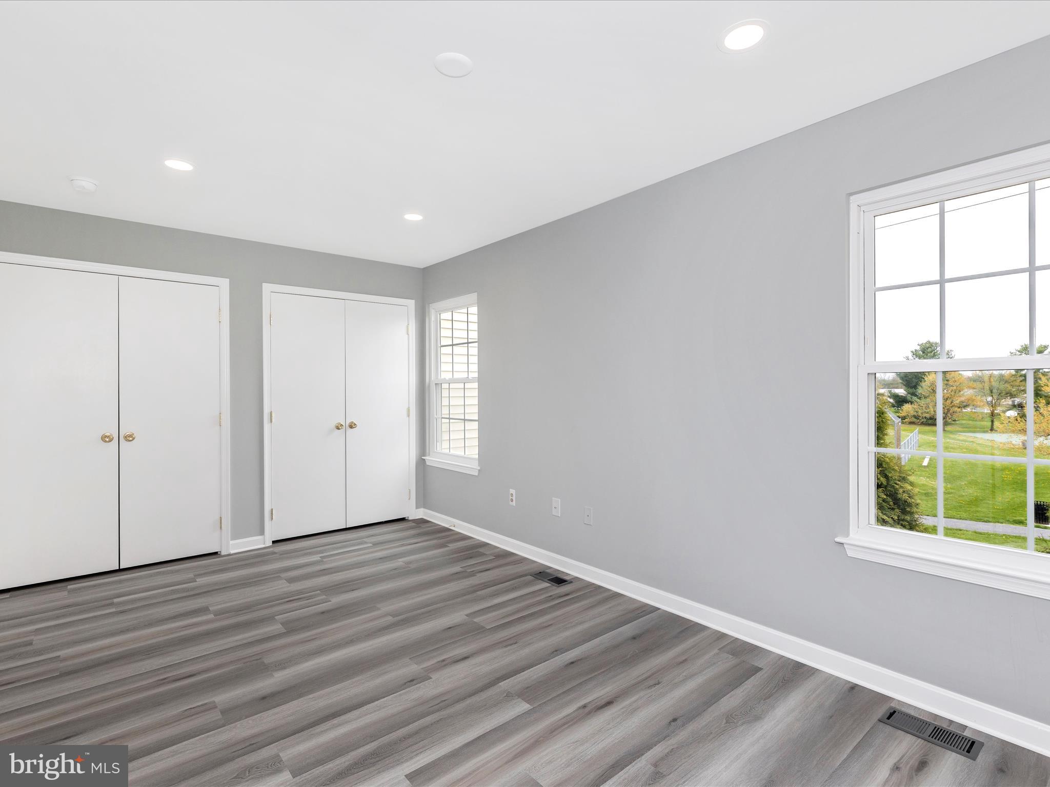 ROBIN MEADOWS - Residential