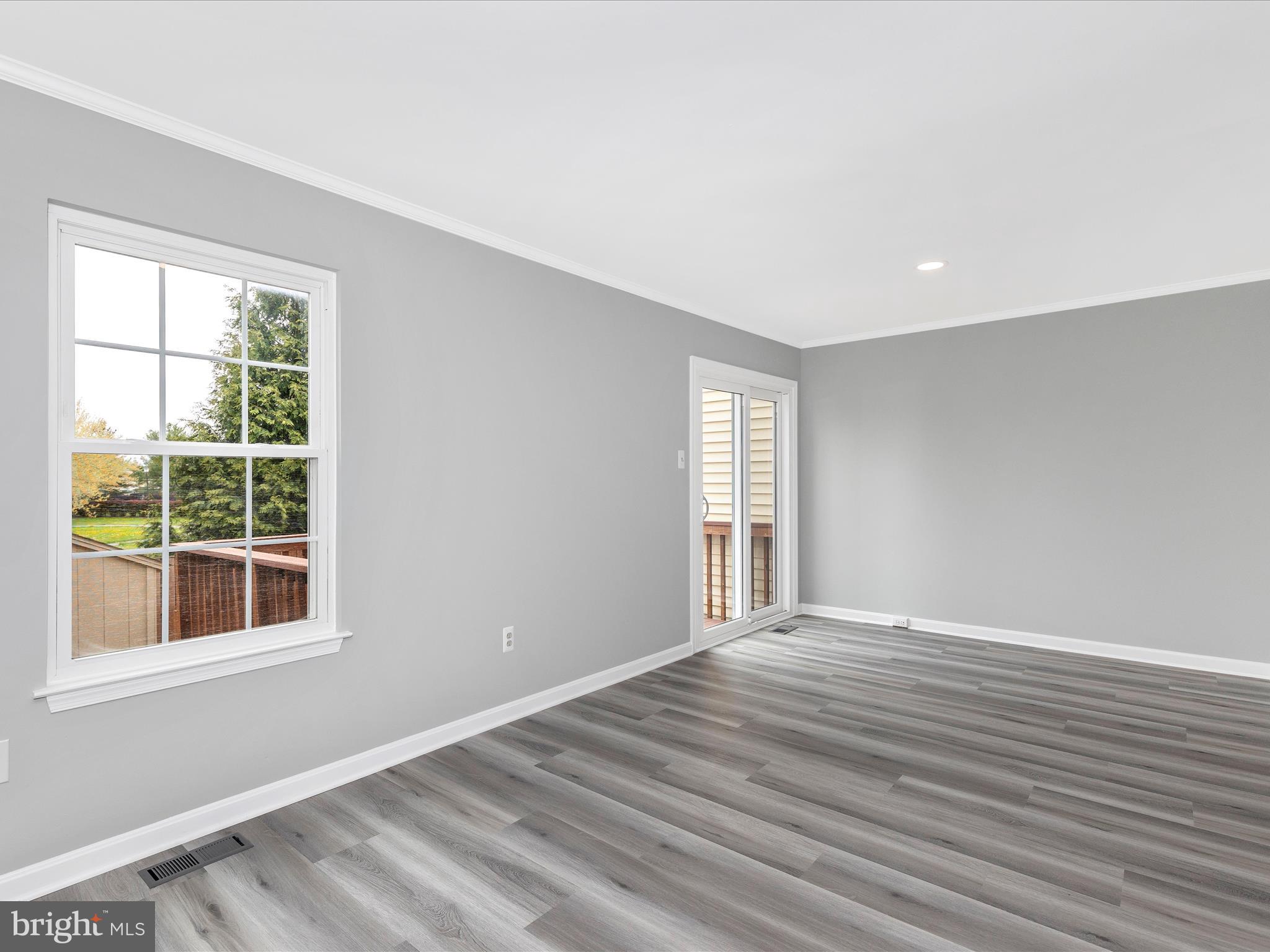 ROBIN MEADOWS - Residential