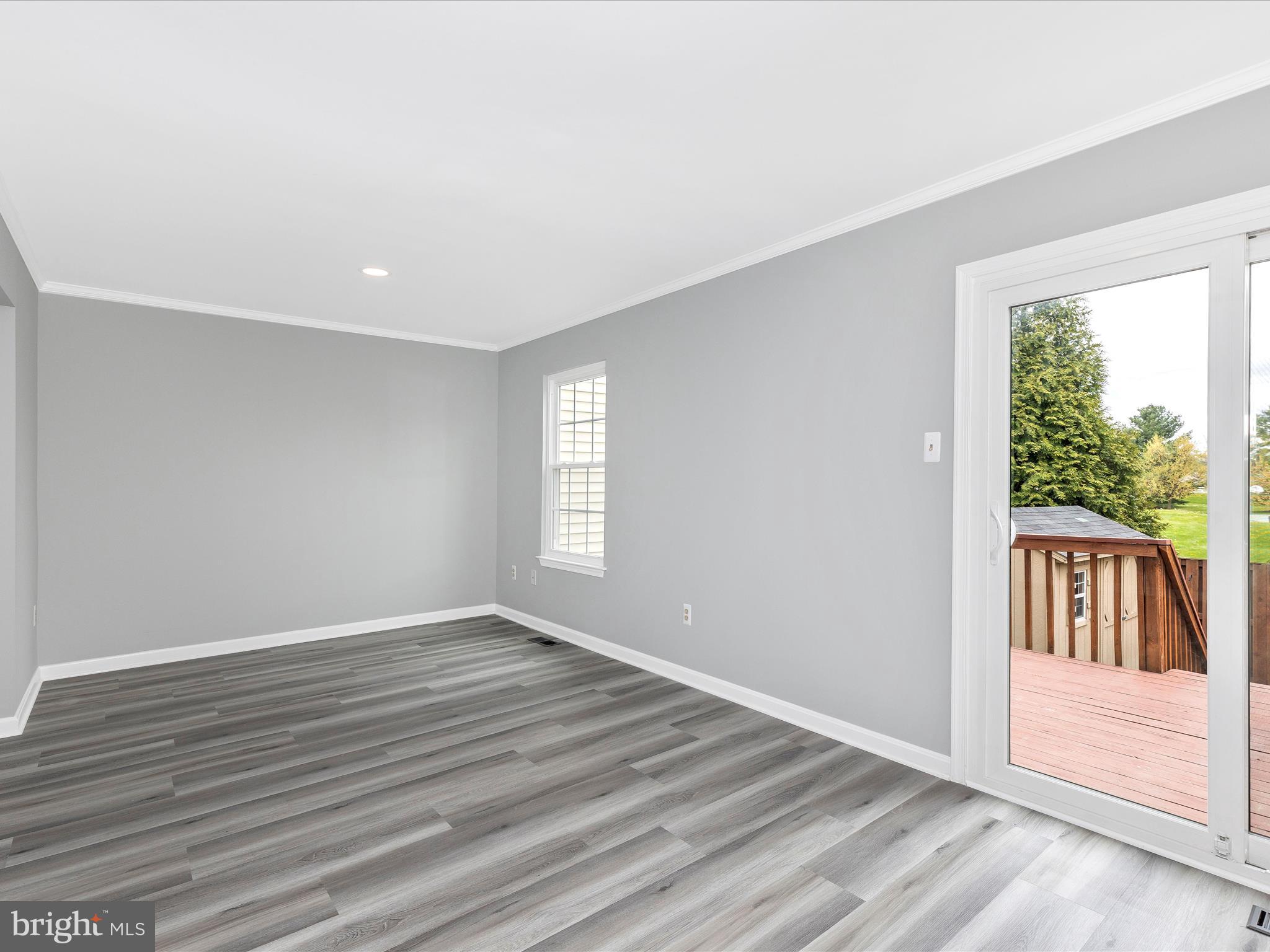 ROBIN MEADOWS - Residential