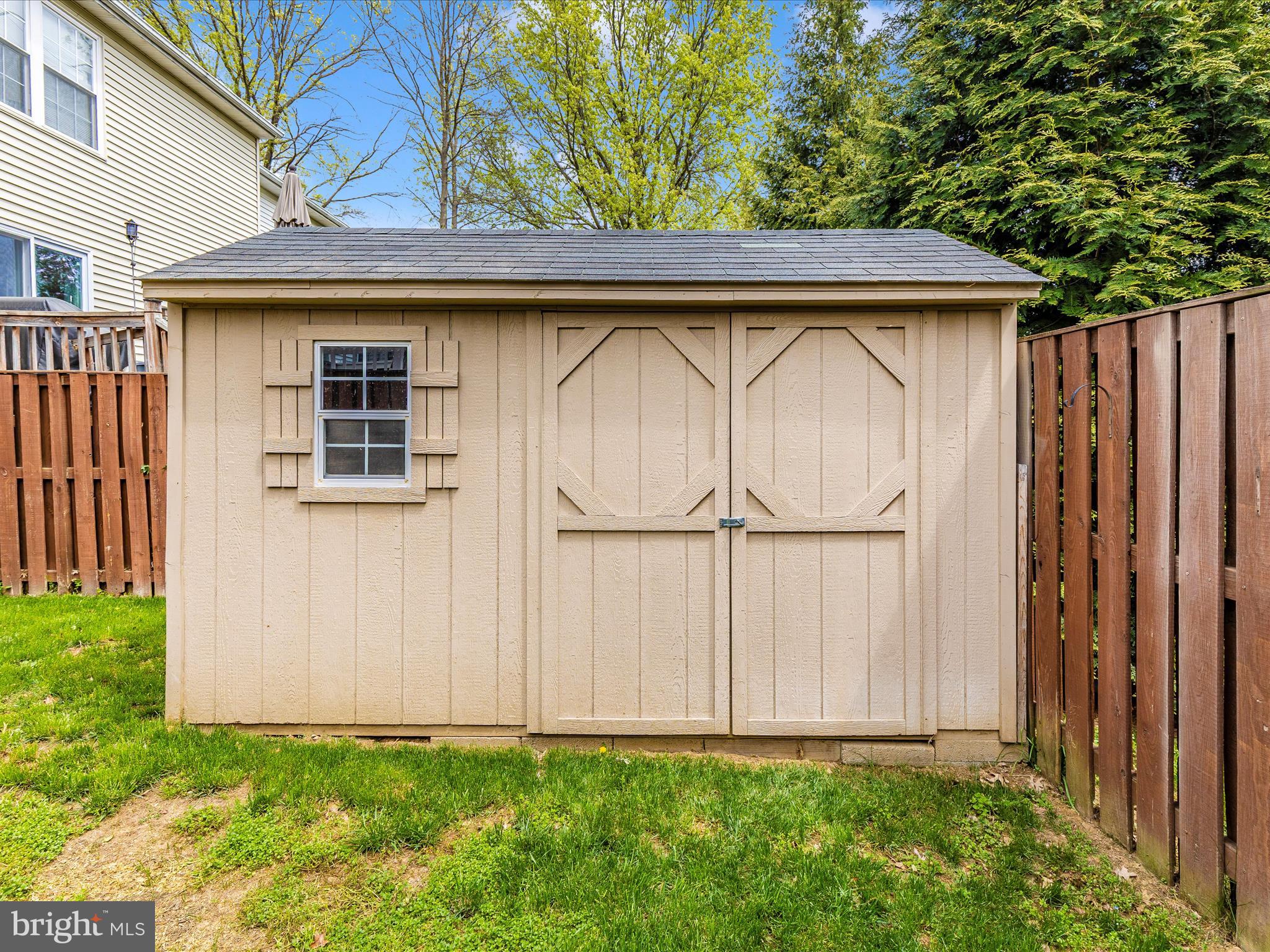 ROBIN MEADOWS - Residential