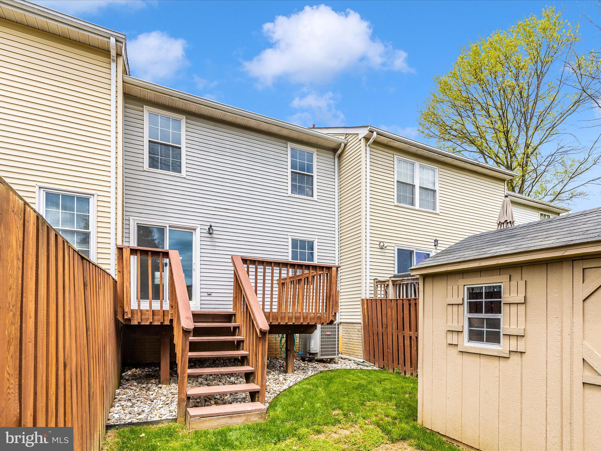 ROBIN MEADOWS - Residential