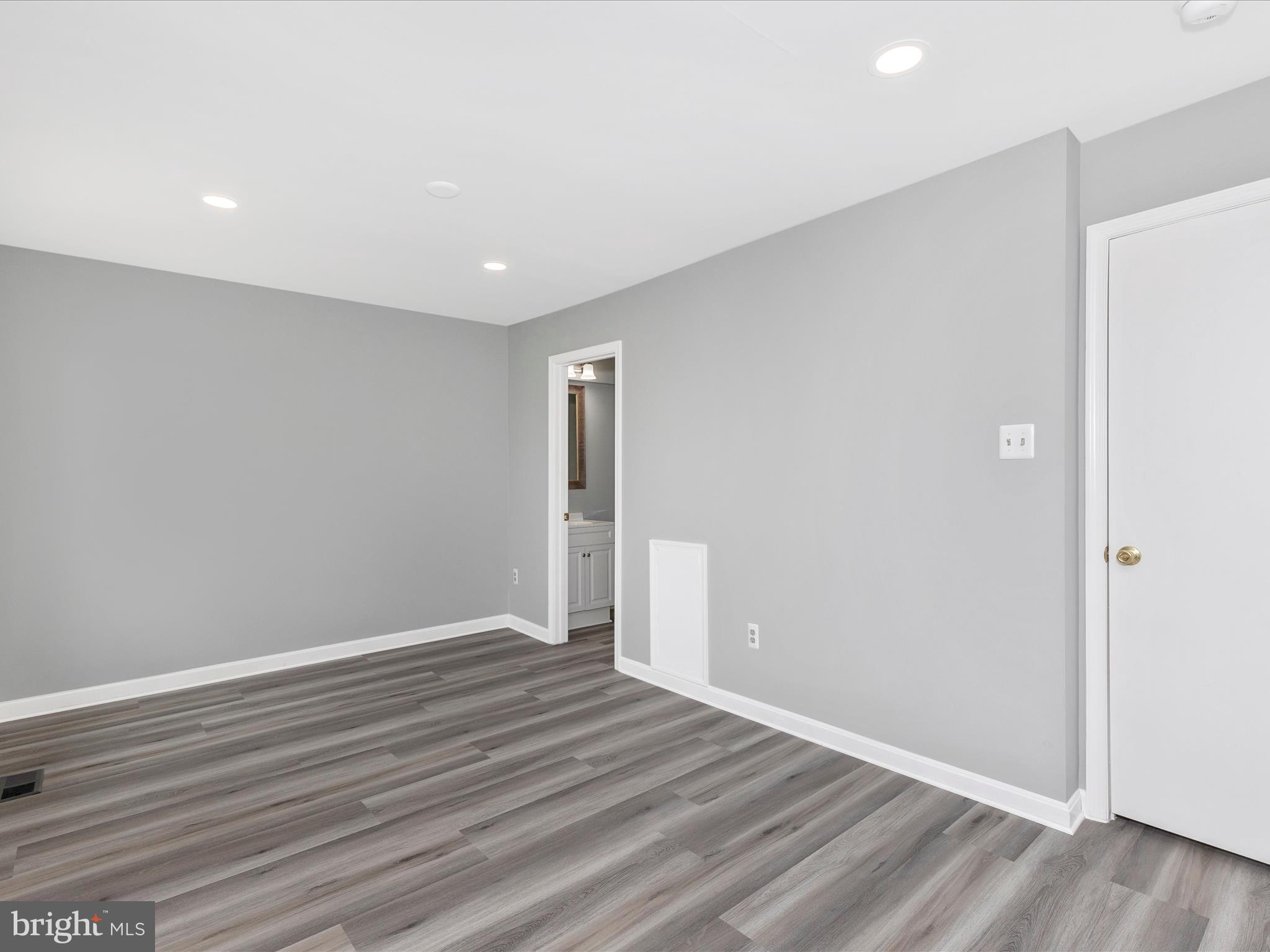 ROBIN MEADOWS - Residential