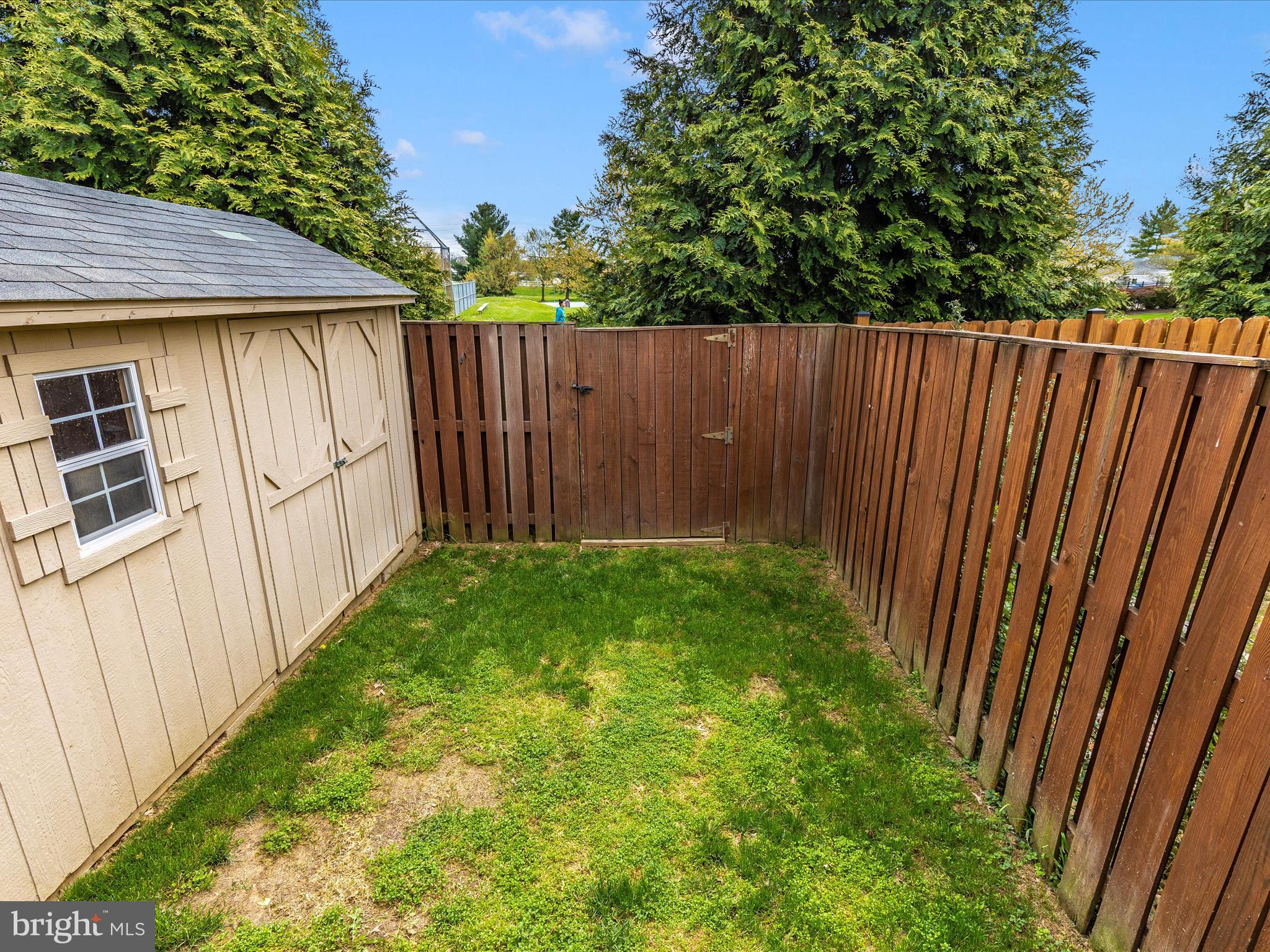 ROBIN MEADOWS - Residential