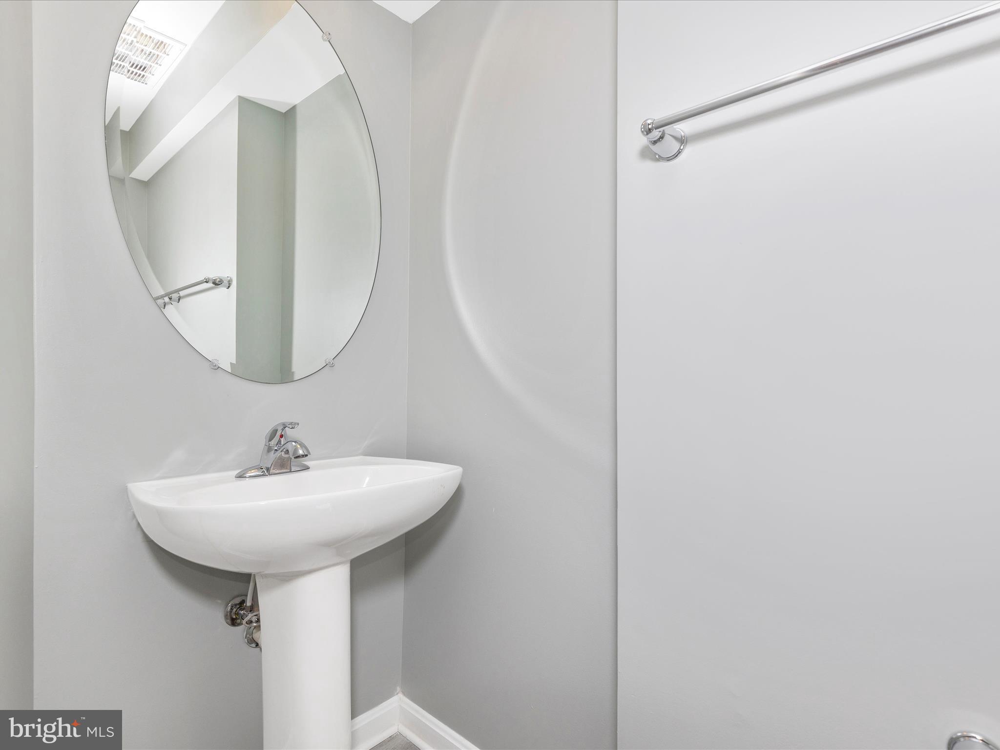 ROBIN MEADOWS - Residential