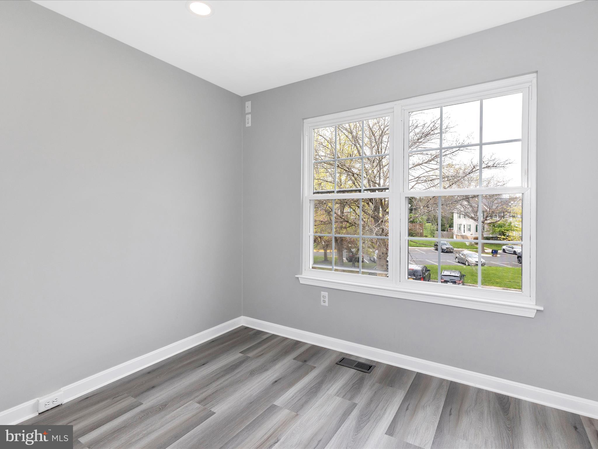 ROBIN MEADOWS - Residential