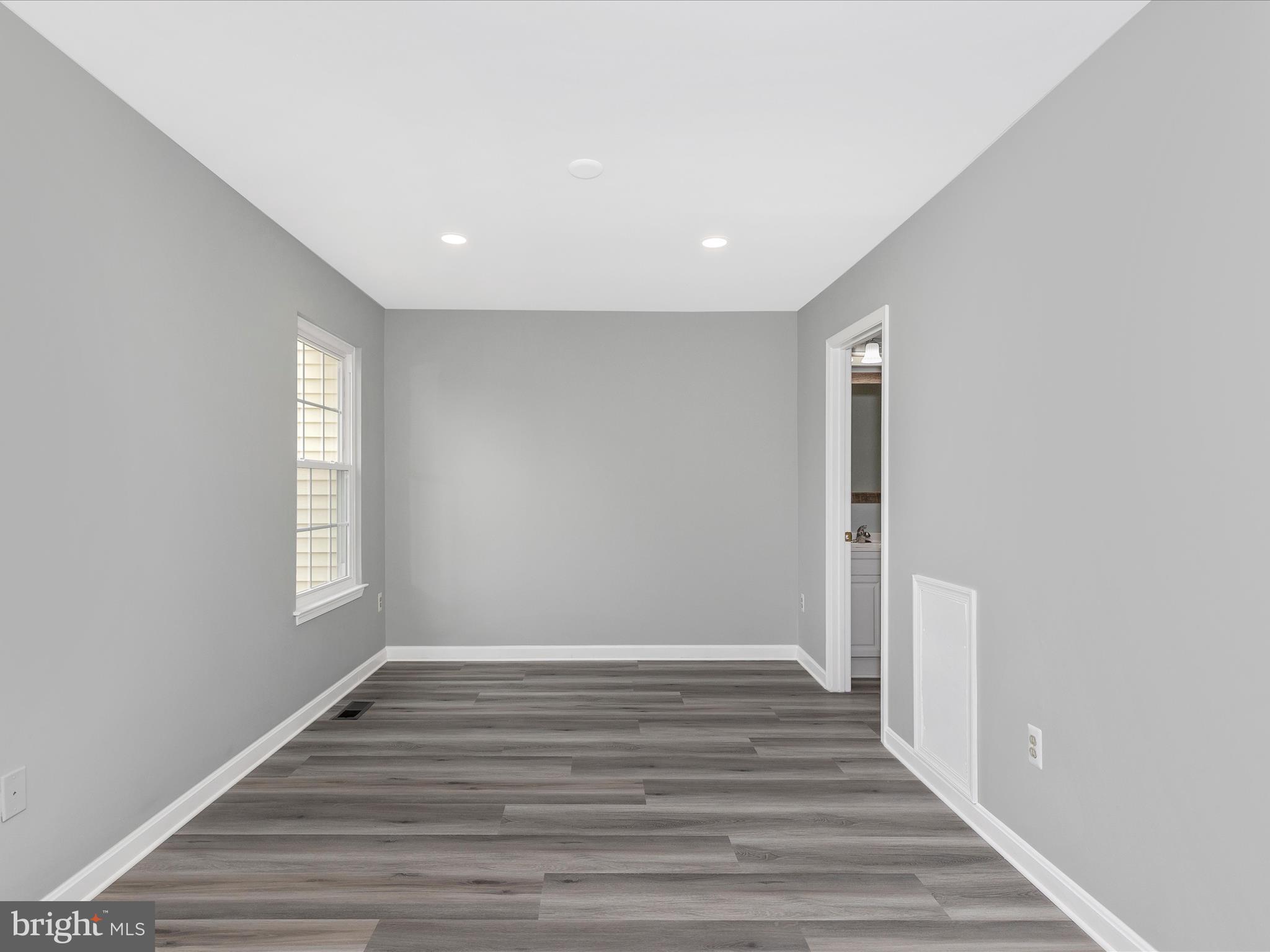 ROBIN MEADOWS - Residential