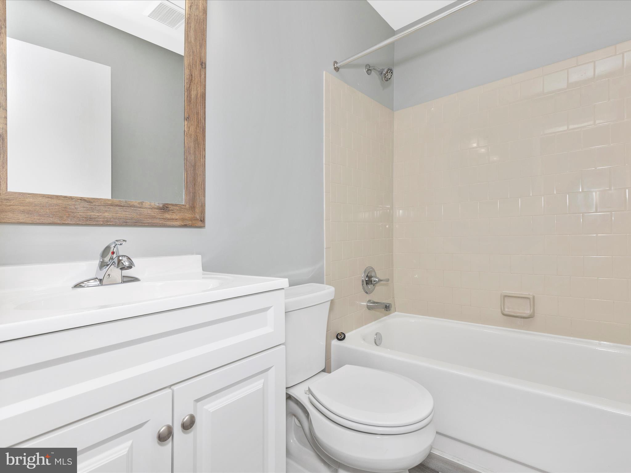 ROBIN MEADOWS - Residential