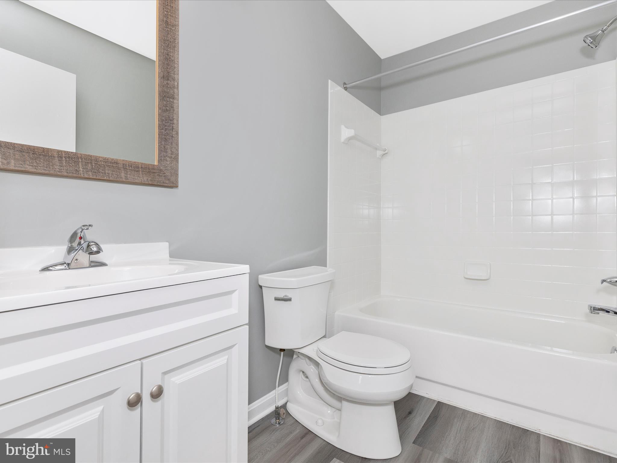 ROBIN MEADOWS - Residential