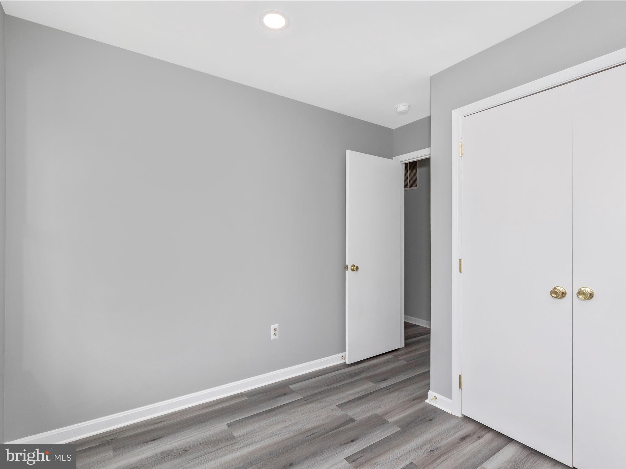 ROBIN MEADOWS - Residential