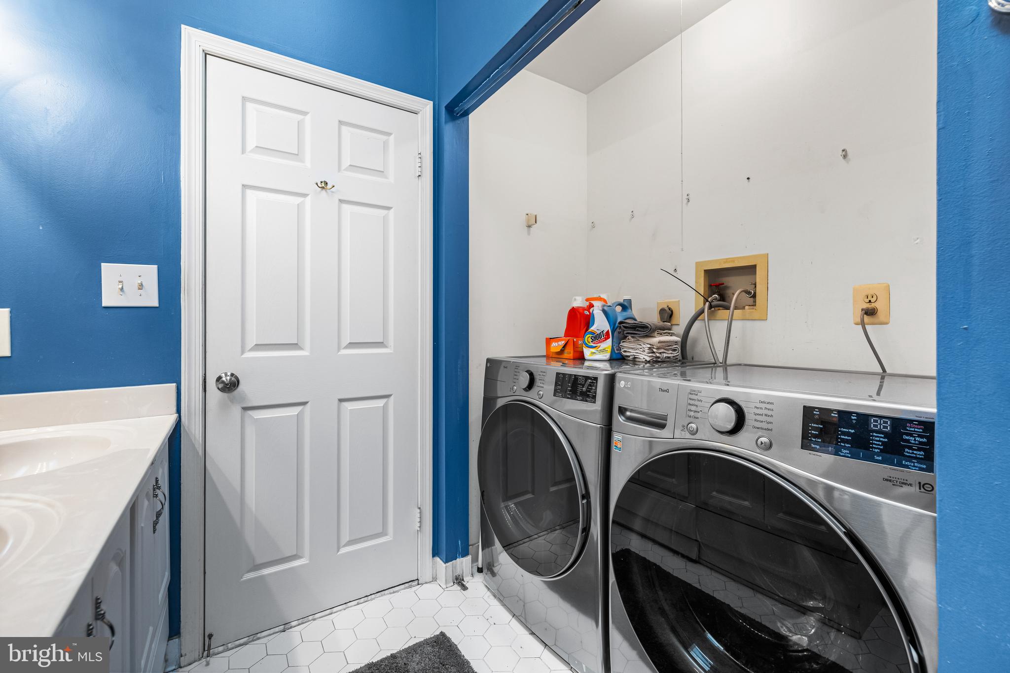 MCKENZIE MEADOWS - Residential