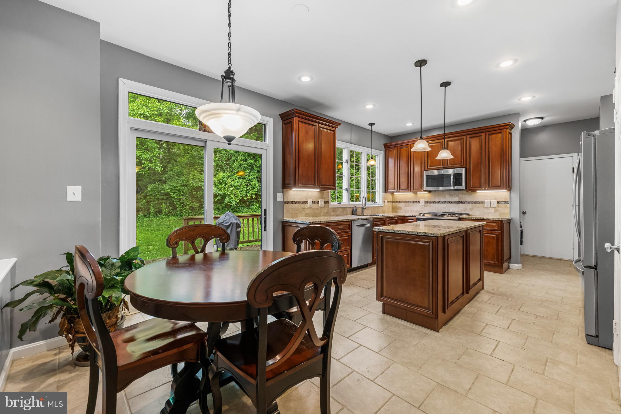 MCKENZIE MEADOWS - Residential