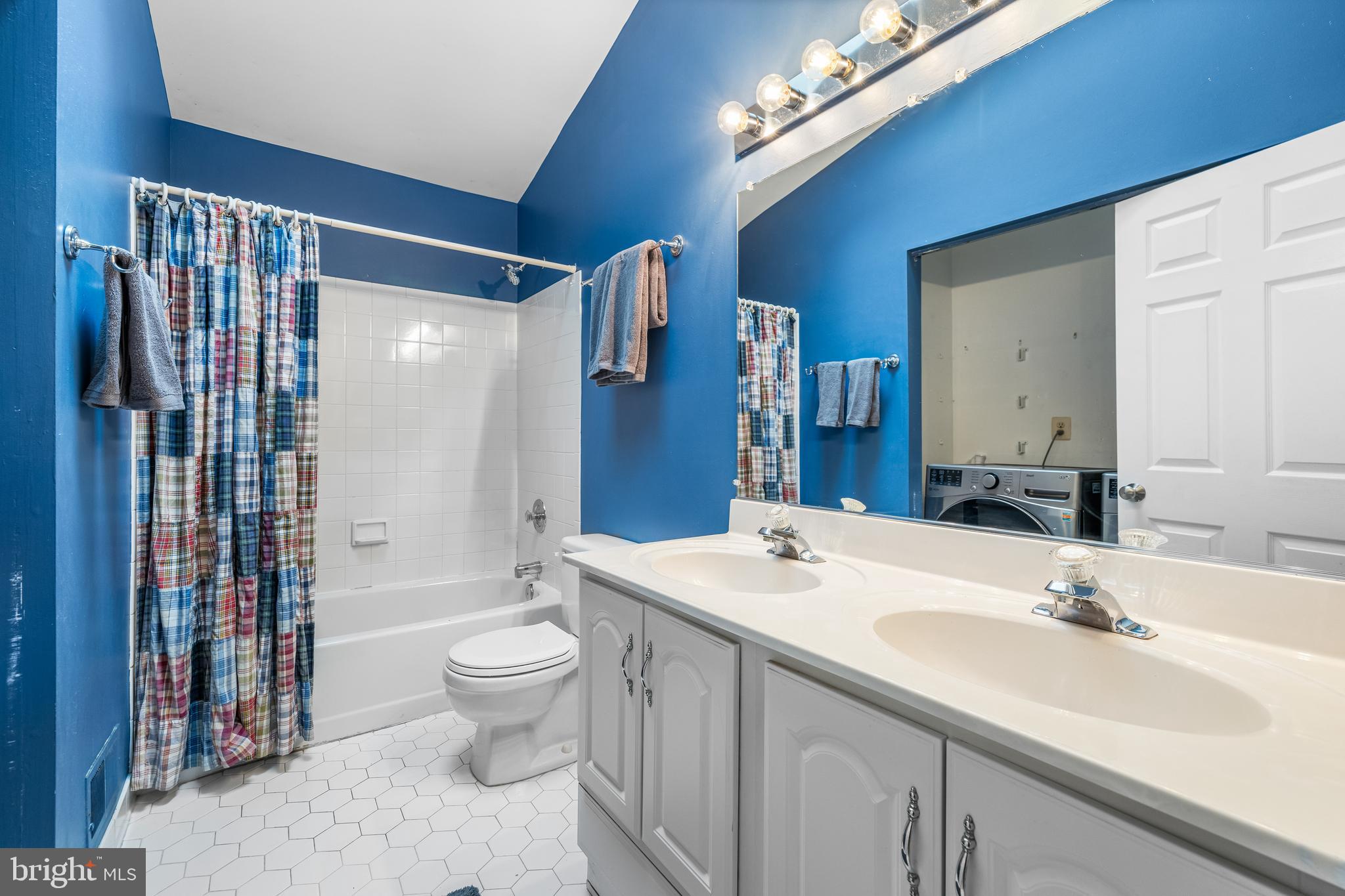 MCKENZIE MEADOWS - Residential