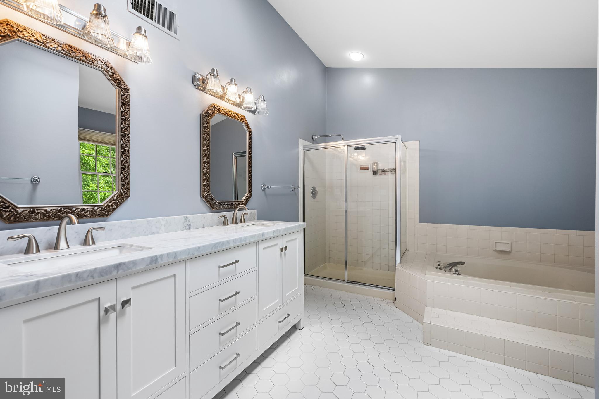 MCKENZIE MEADOWS - Residential