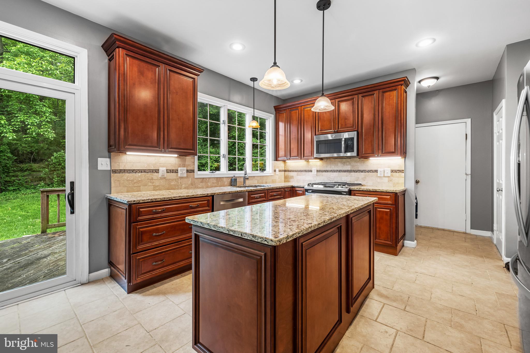 MCKENZIE MEADOWS - Residential