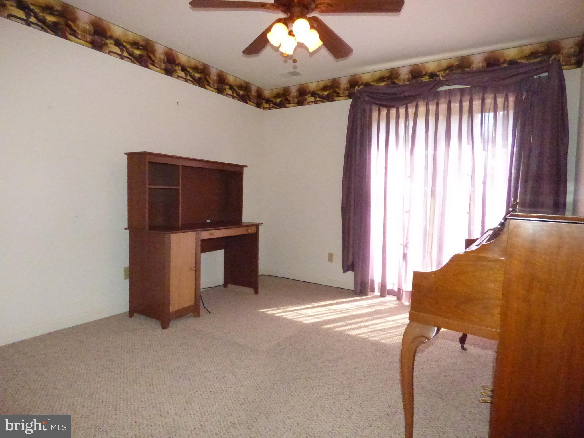 LONGSTOWN VILLAGE - Residential