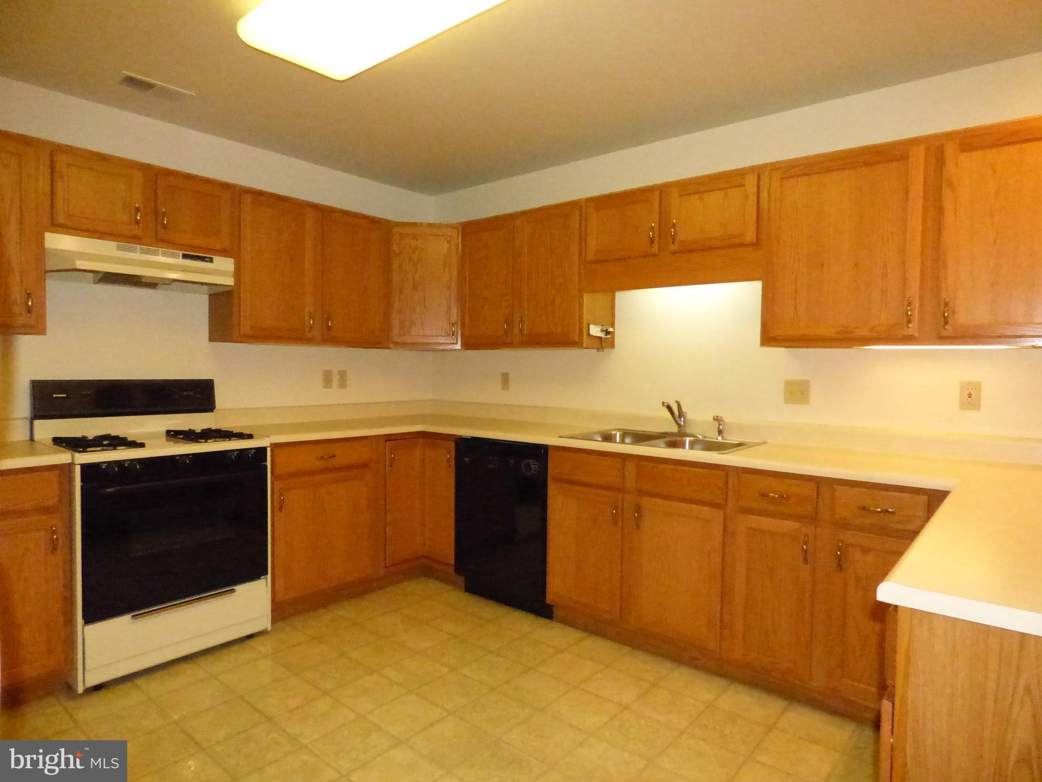 LONGSTOWN VILLAGE - Residential