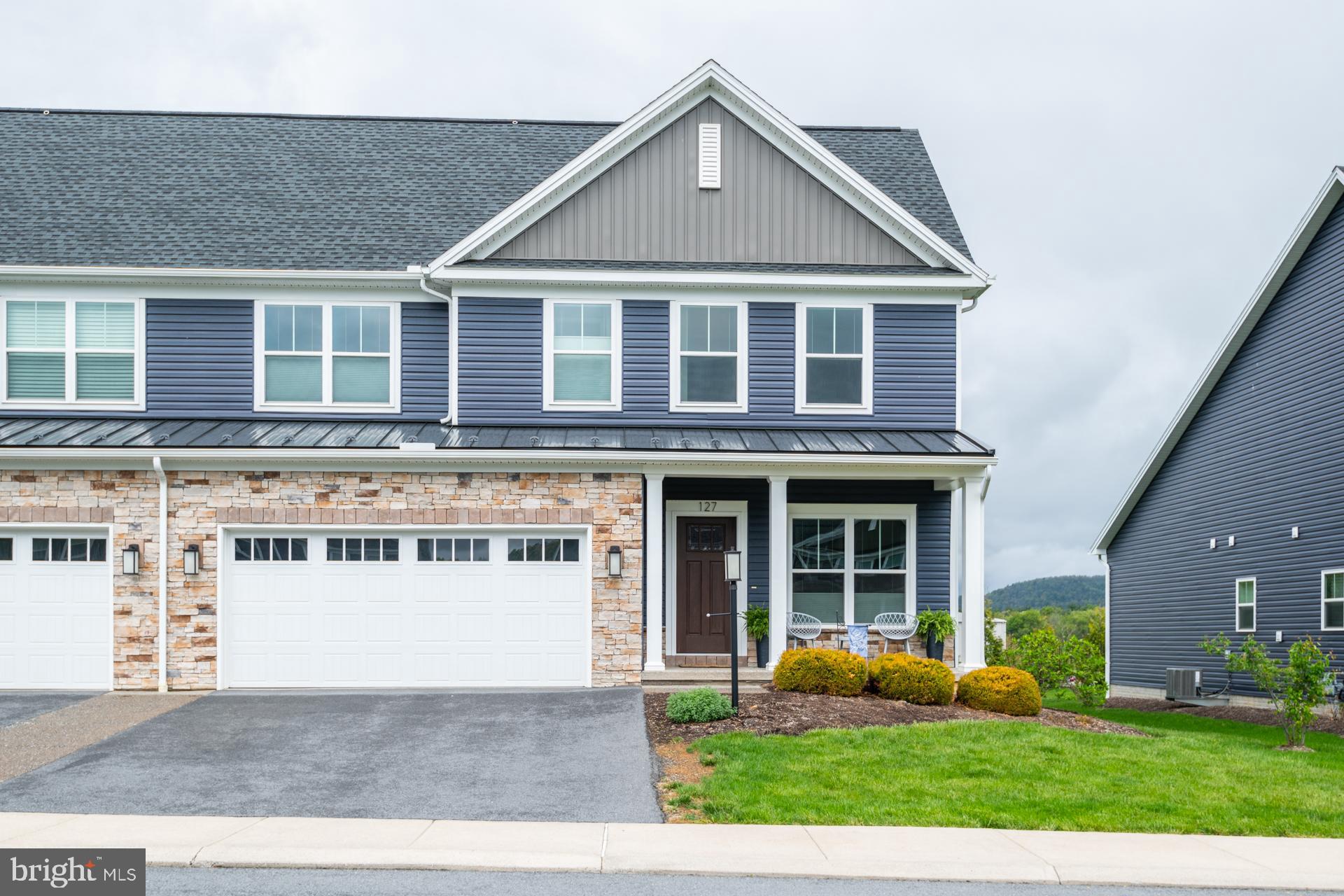 KINGSTON VILLAGE - Residential