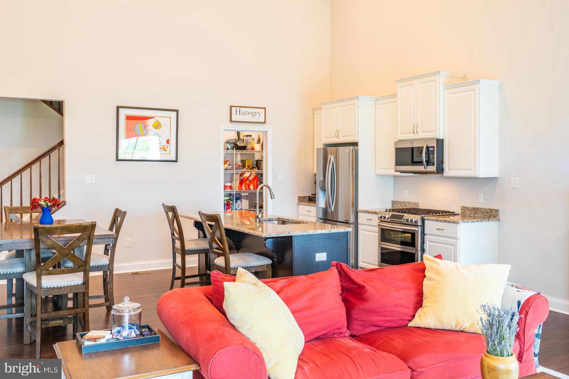 KINGSTON VILLAGE - Residential