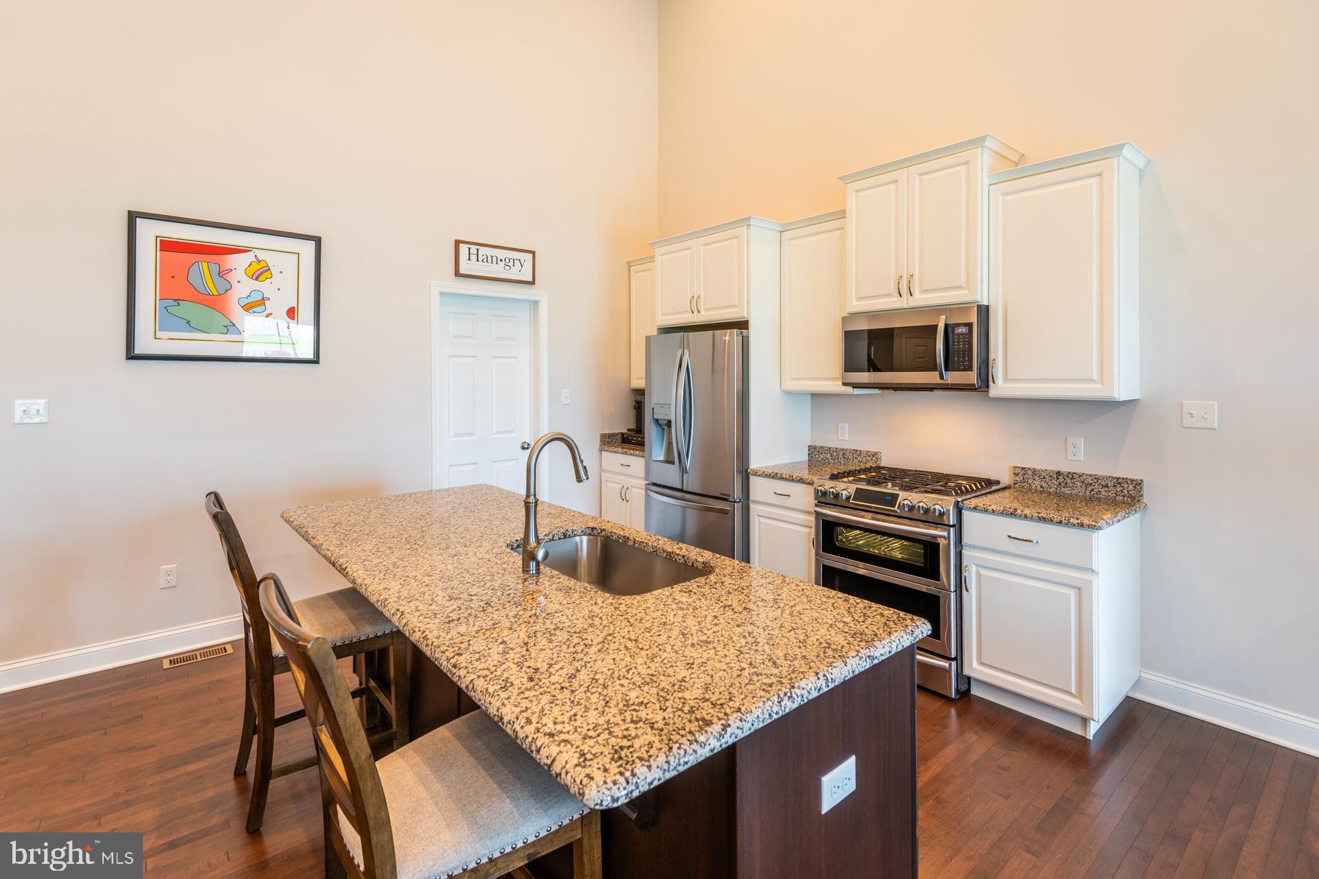KINGSTON VILLAGE - Residential