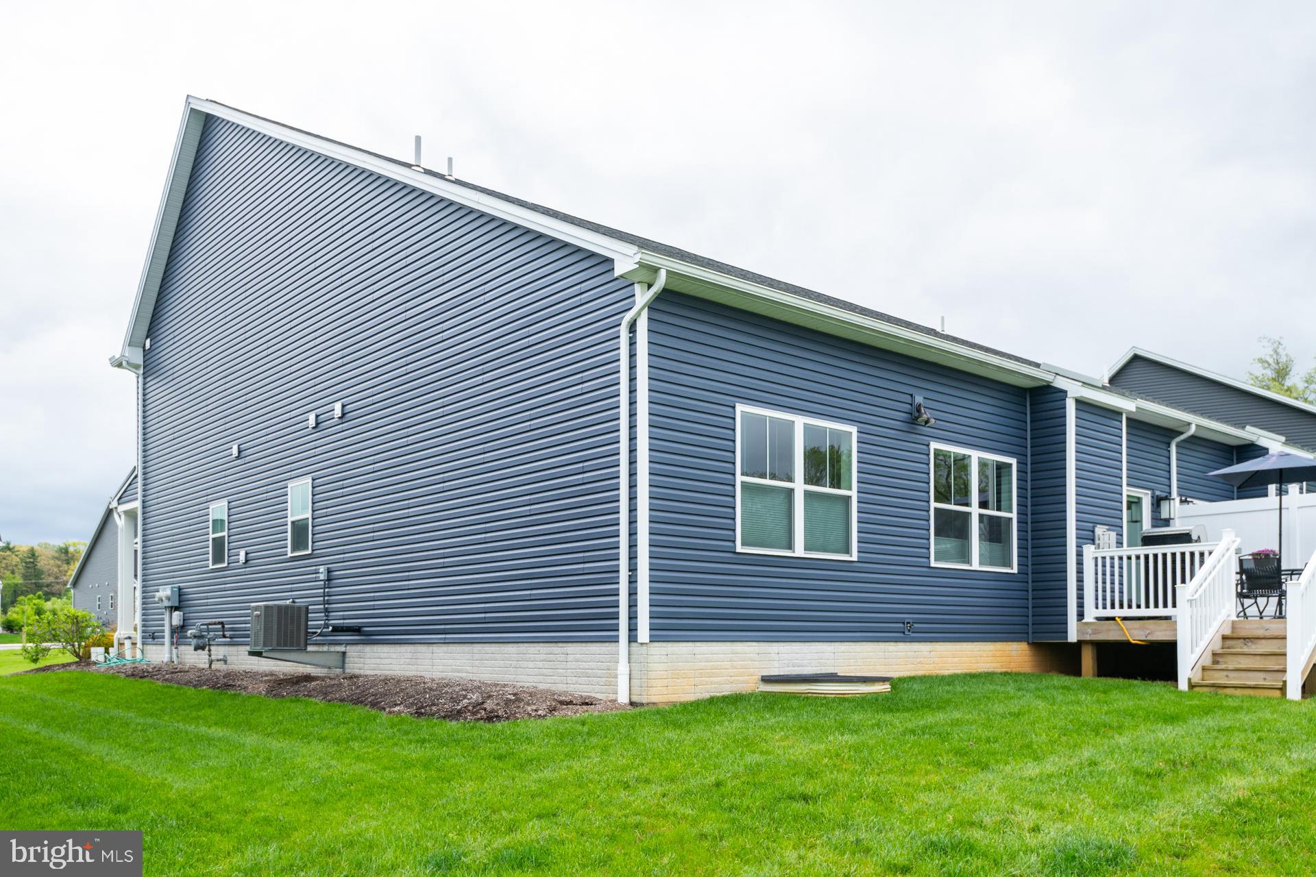 KINGSTON VILLAGE - Residential