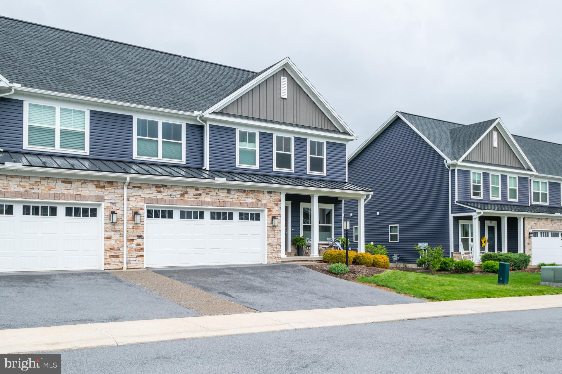 KINGSTON VILLAGE - Residential