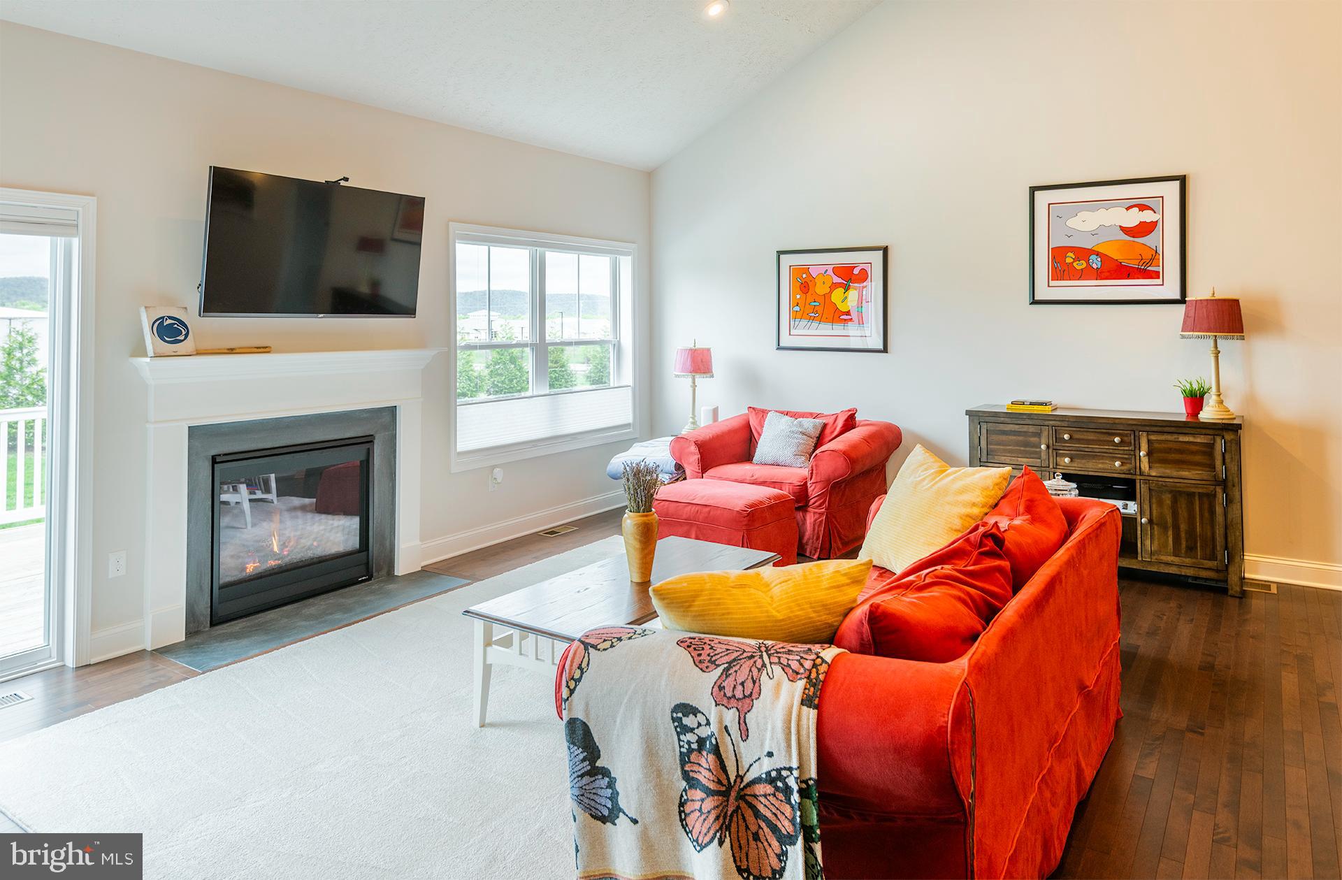 KINGSTON VILLAGE - Residential