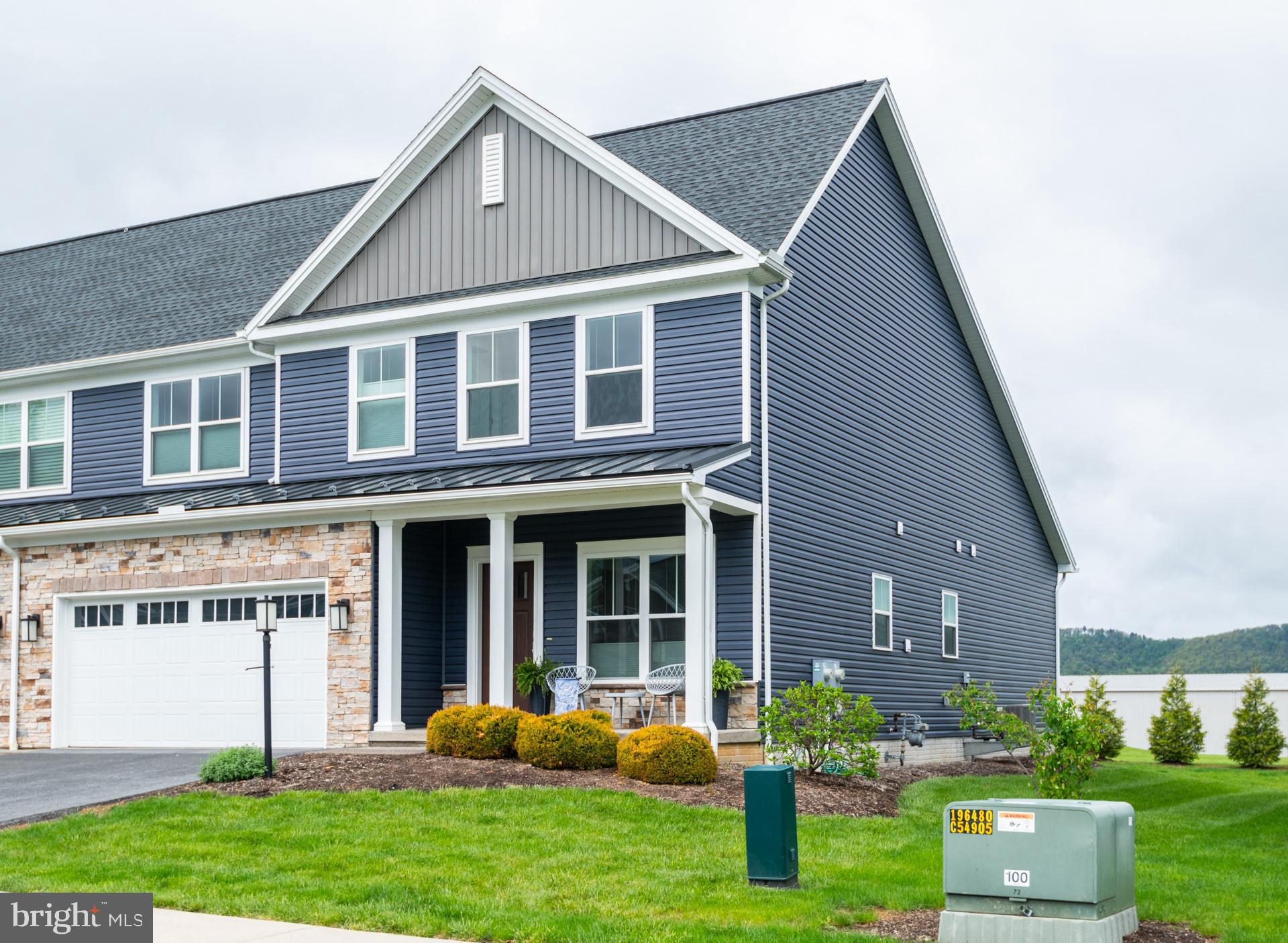 KINGSTON VILLAGE - Residential