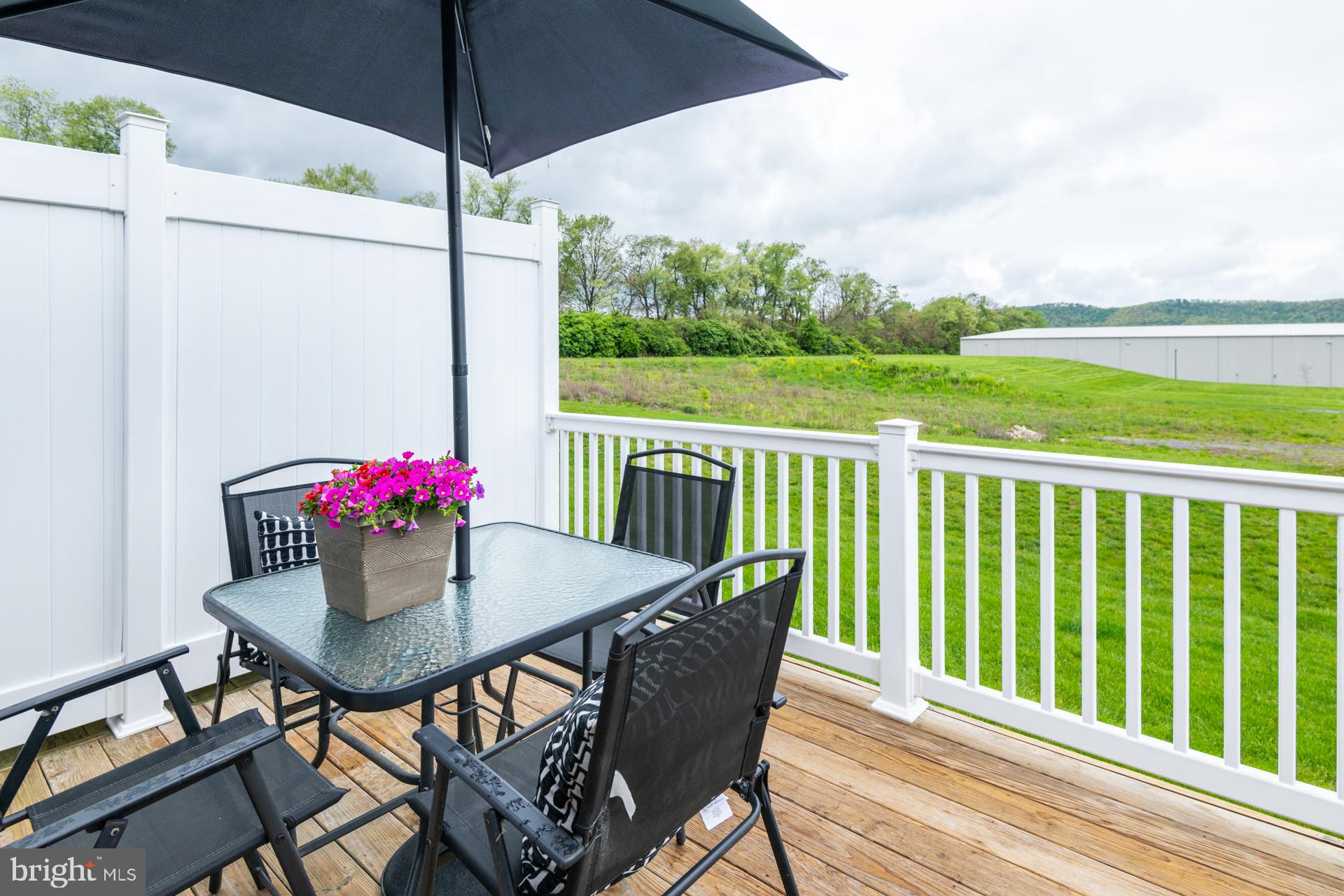 KINGSTON VILLAGE - Residential