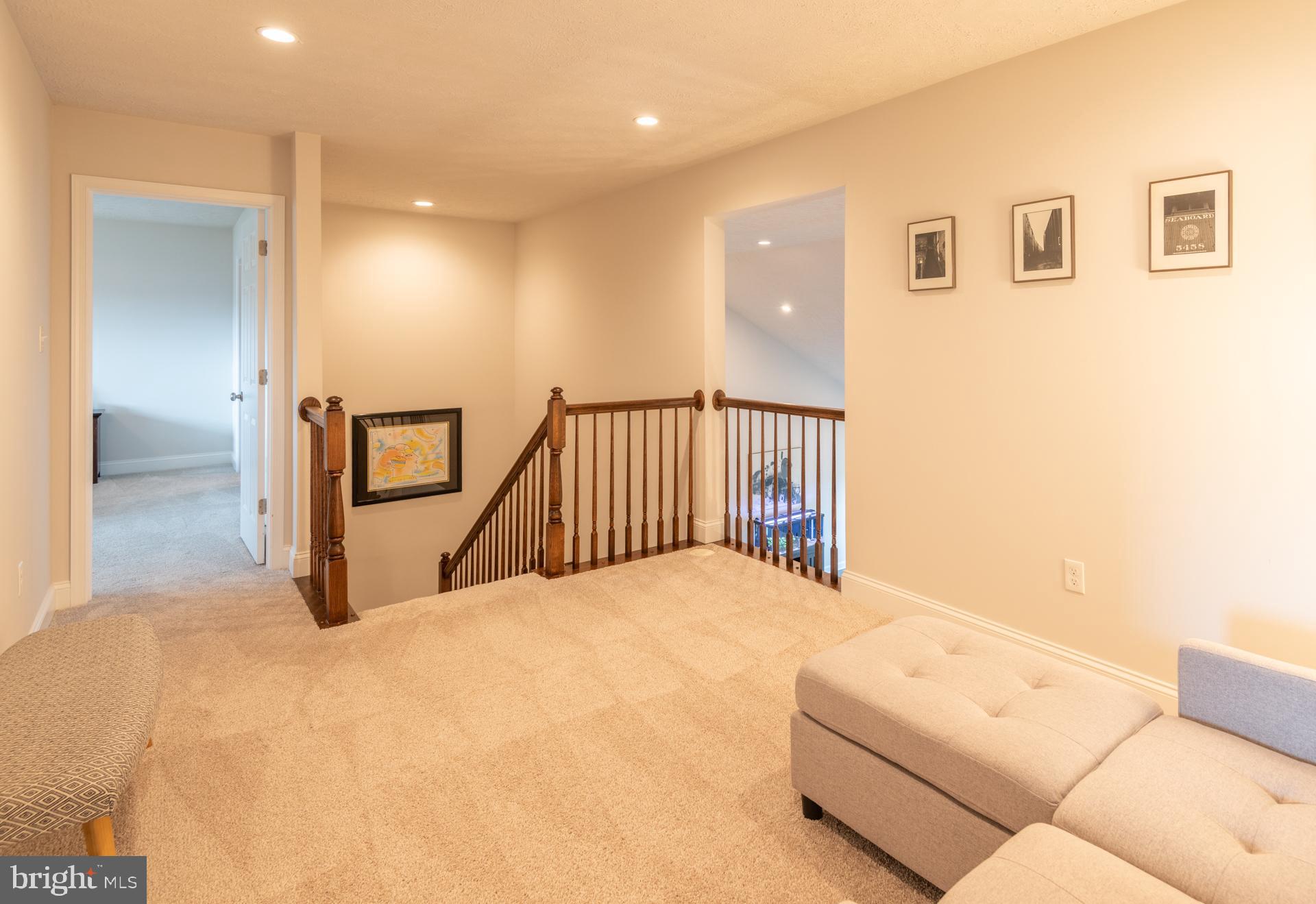 KINGSTON VILLAGE - Residential