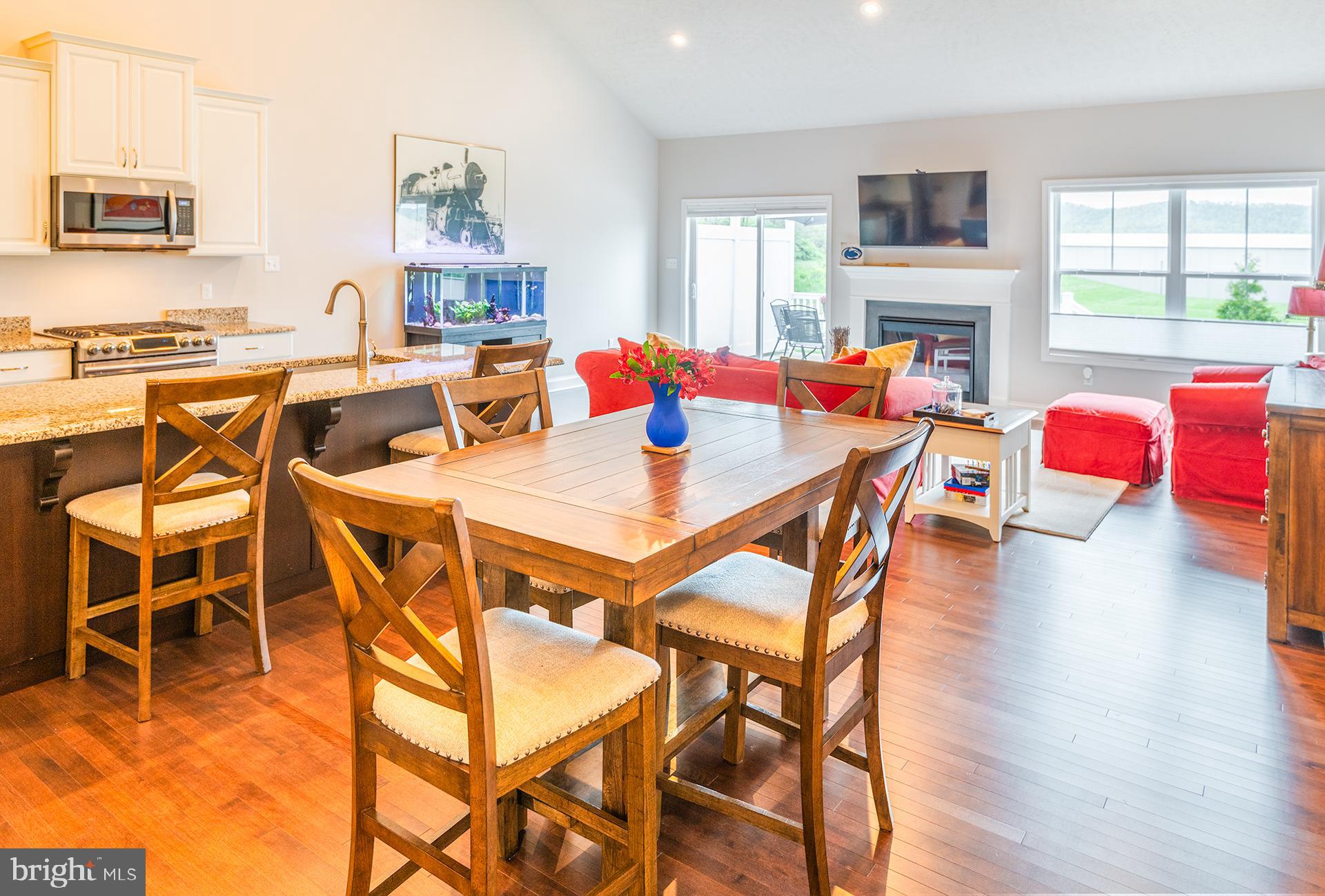 KINGSTON VILLAGE - Residential