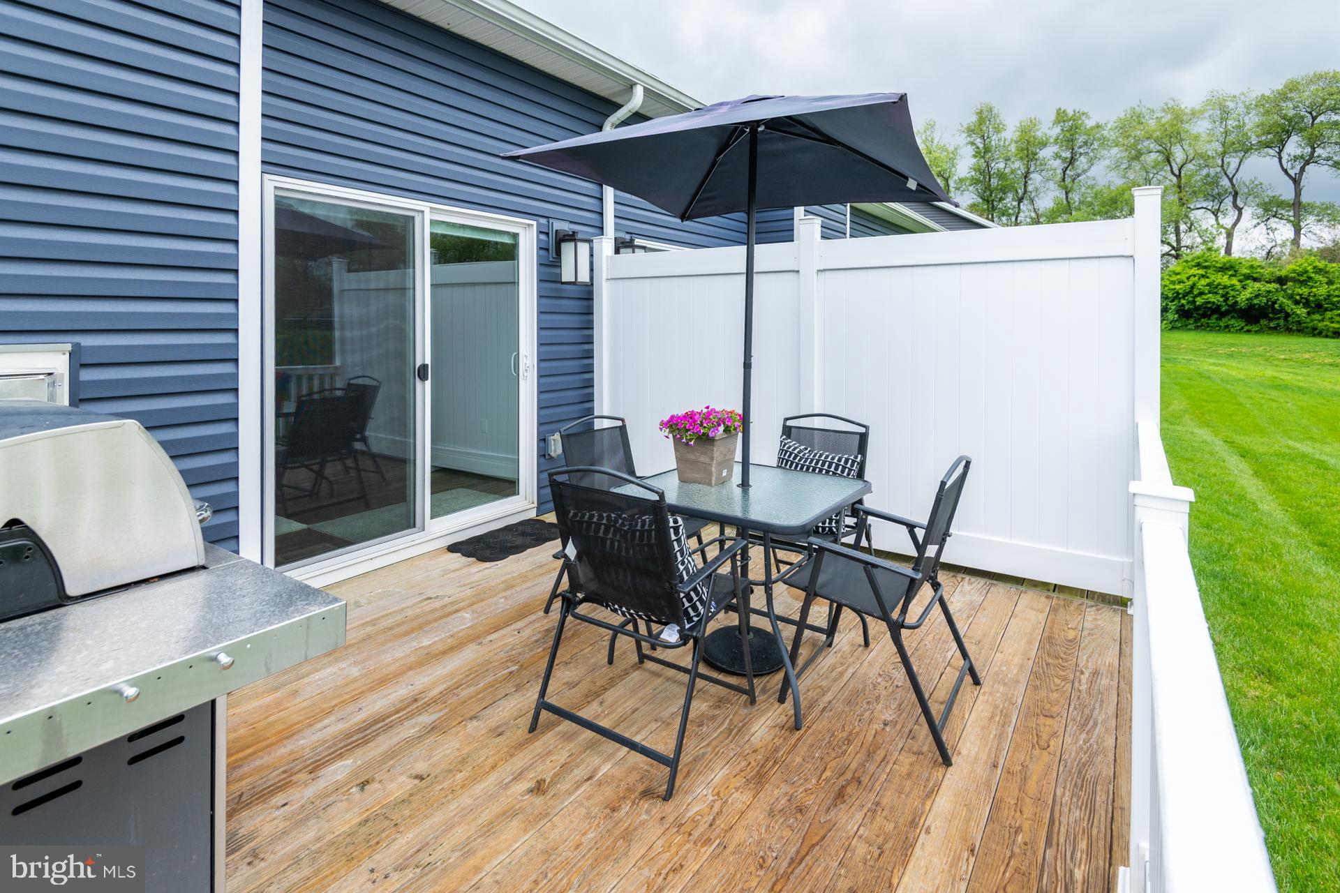 KINGSTON VILLAGE - Residential