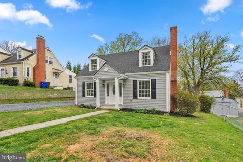 Photo of 10412 Mannakee Street, Kensington, MD 20895 (MLS # MDMC2126448) Photo of 10412 Mannakee Street, Kensington, MD 20895 (MLS # MDMC2126448)