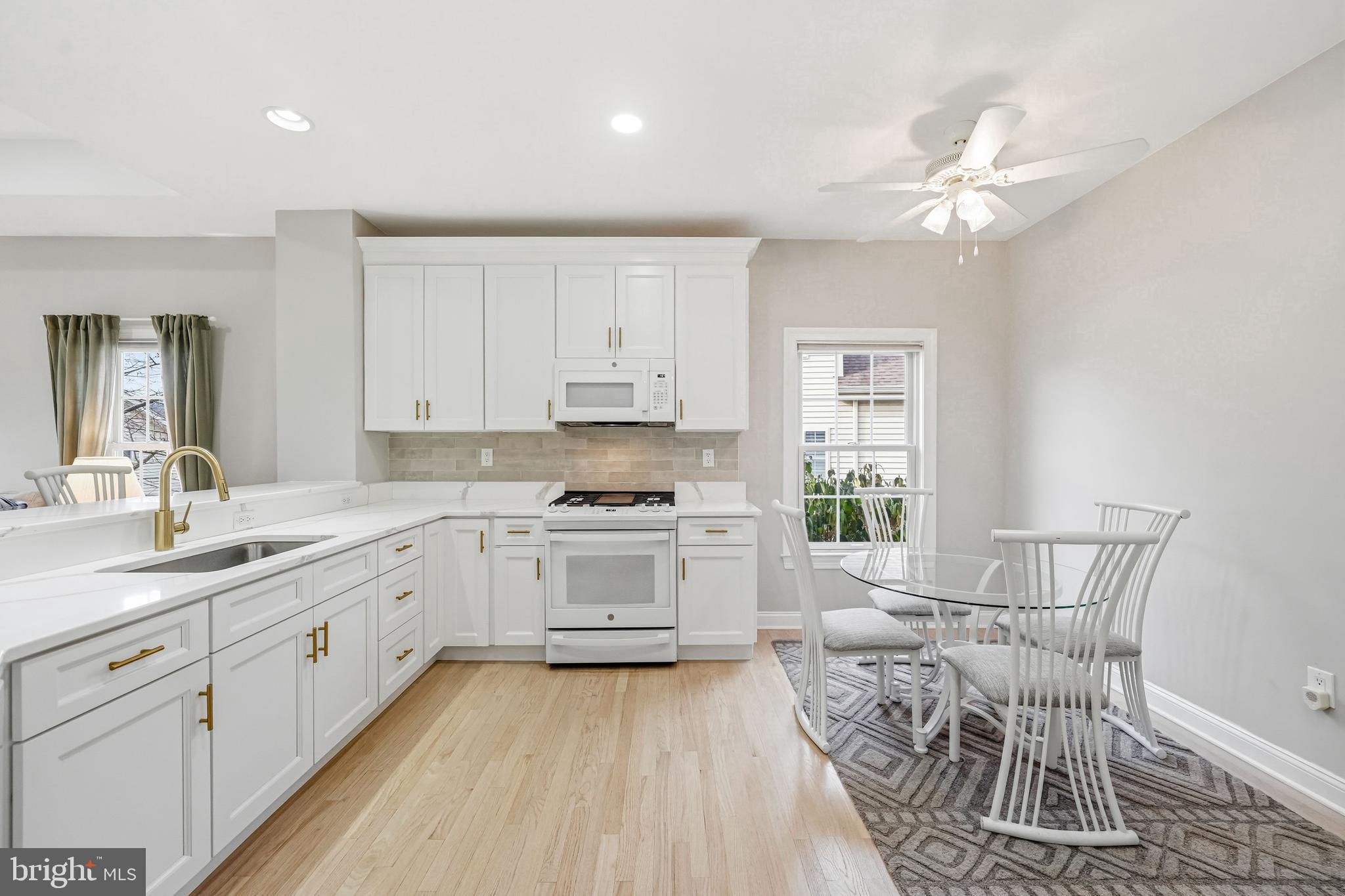 FOX RUN PRESERVE - Residential