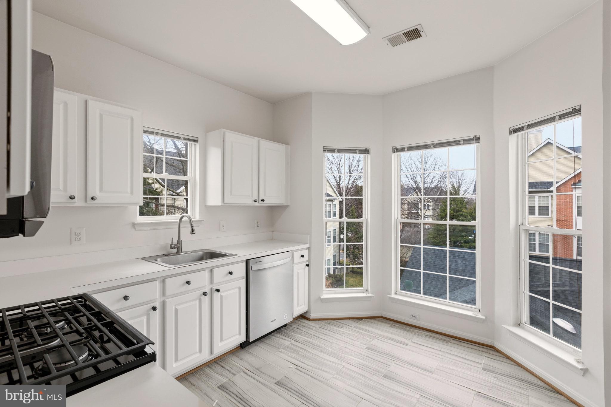 RANDOM HILLS - Residential