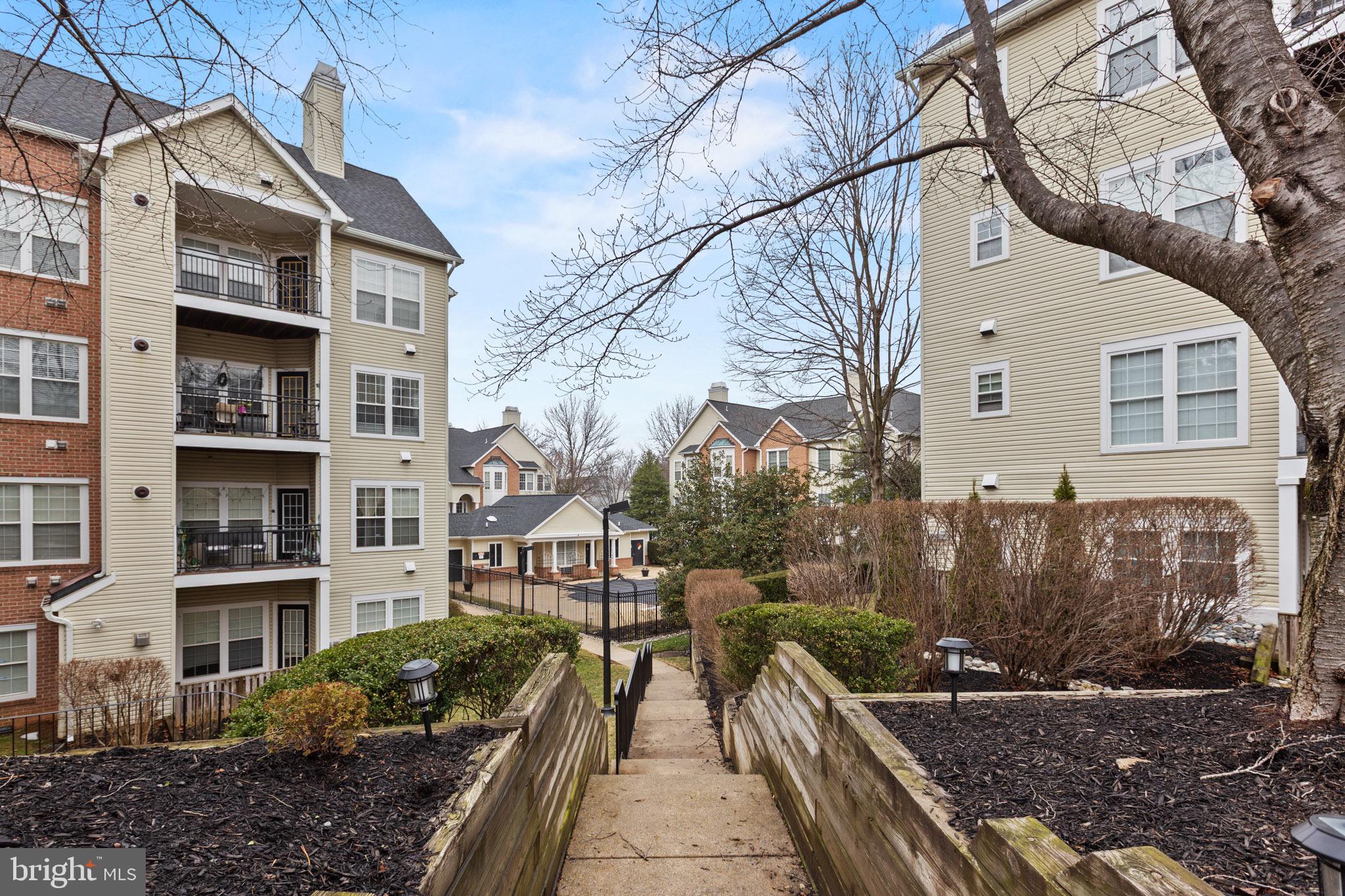 RANDOM HILLS - Residential