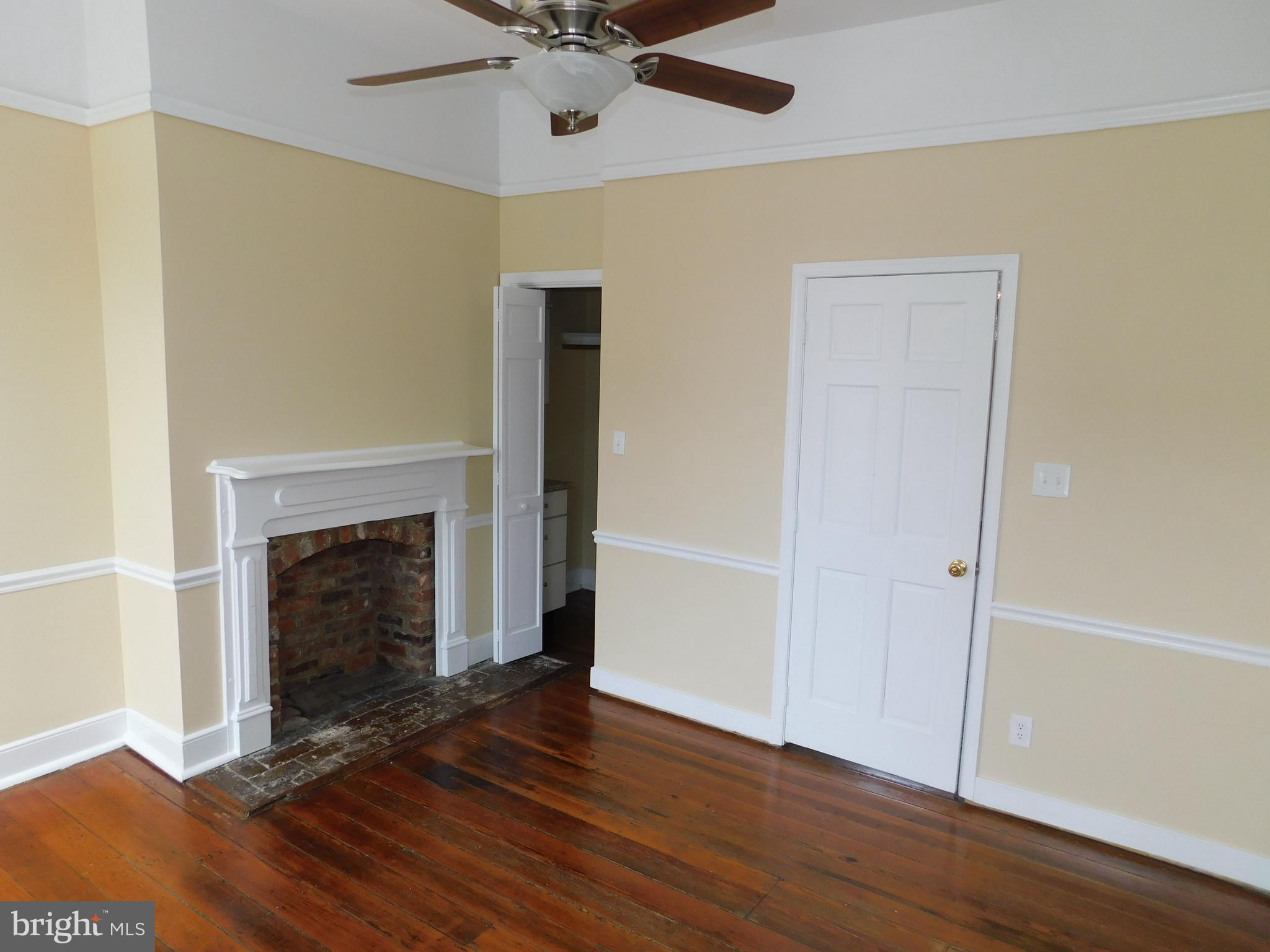 DOWNTOWN FREDERICKSBURG - Residential Lease